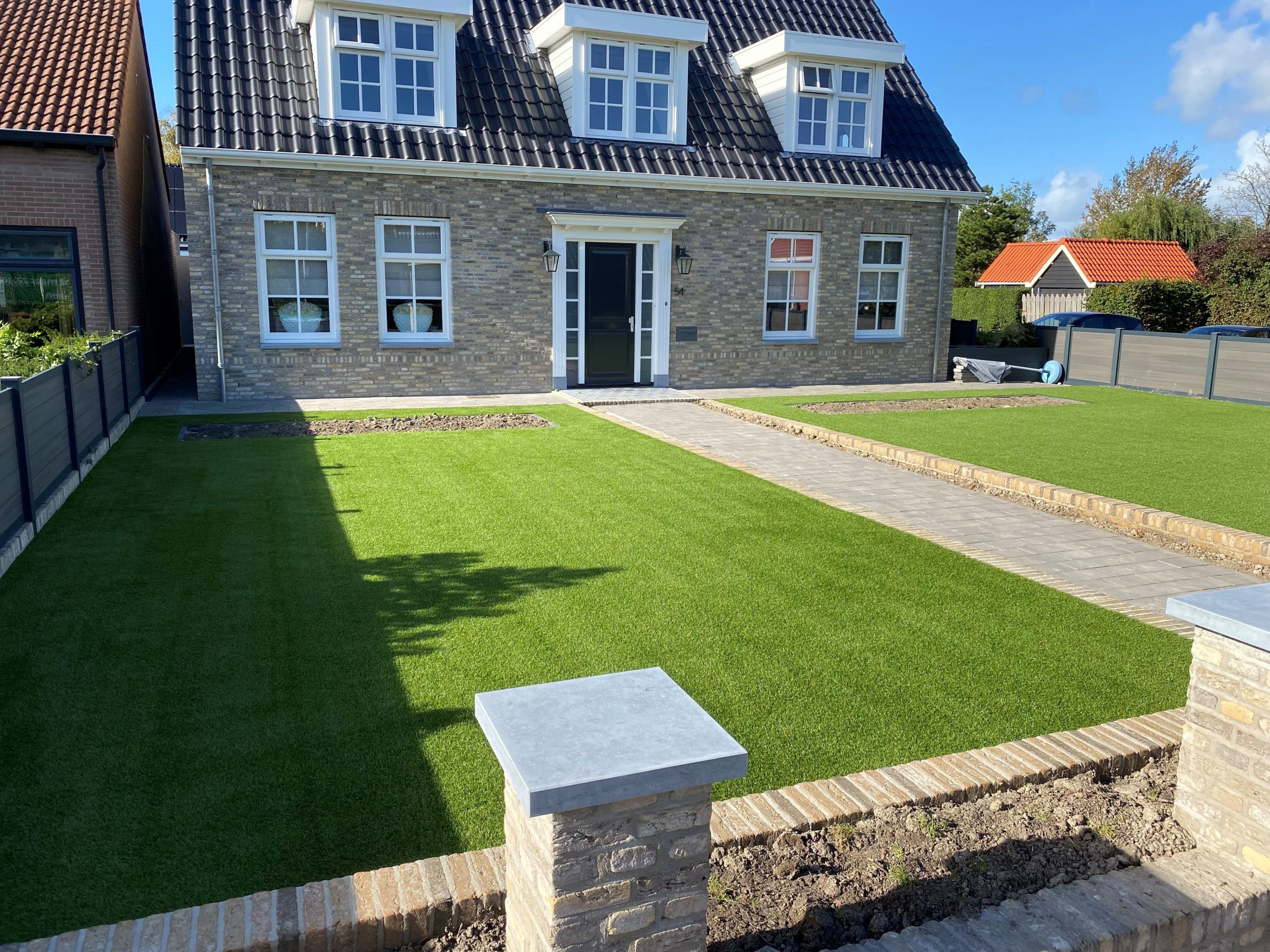 aanleg-tuin-met-royal-grass-wave-in-kamperland