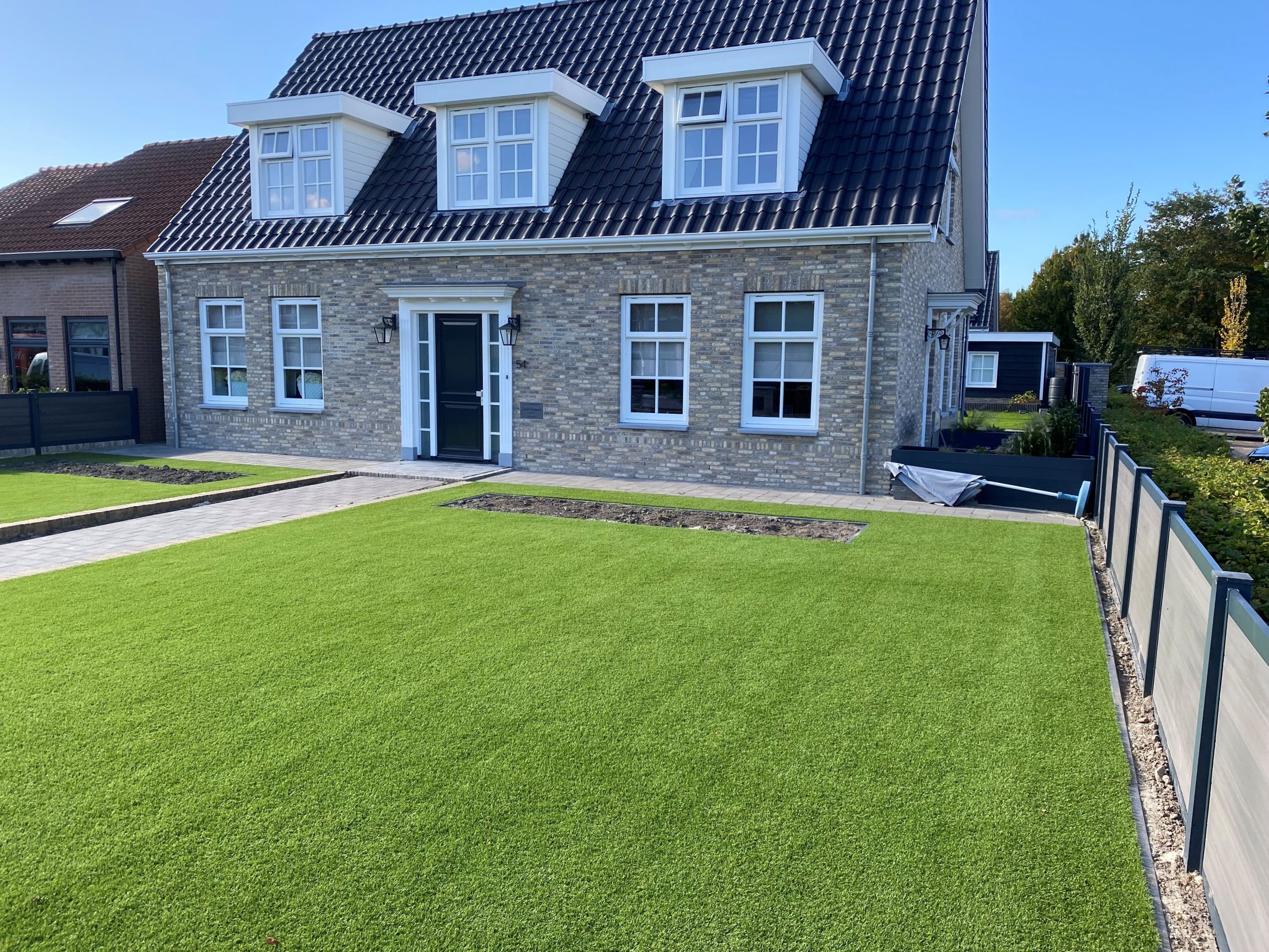 aanleg-tuin-met-royal-grass-wave-in-kamperland