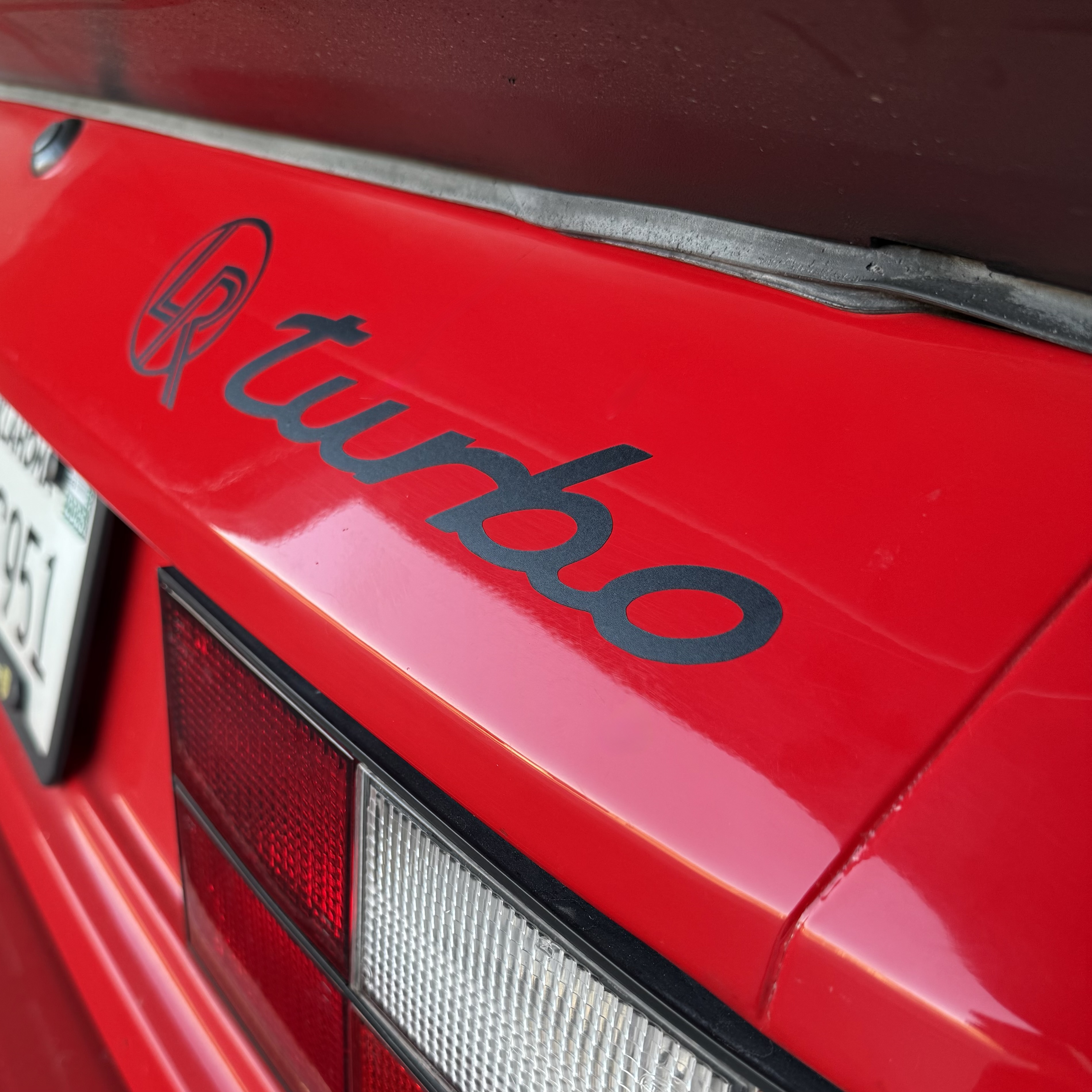 Lindsey Racing logo on back of Porsche 944 Turbo Lindsey Racing logo on back of Porsche 944 Turbo