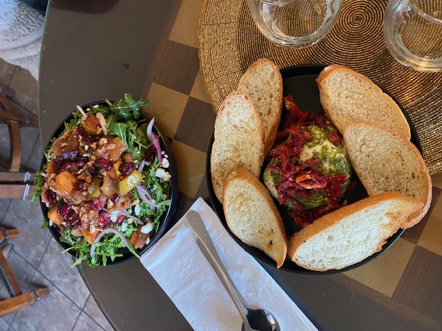 "The Idle Hour" wine bar
