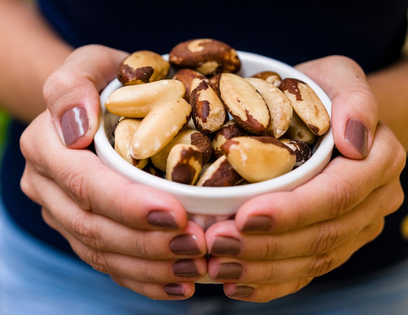 Brazil nuts for thyroid health and selenium intake Brazil nuts for thyroid health and selenium intake