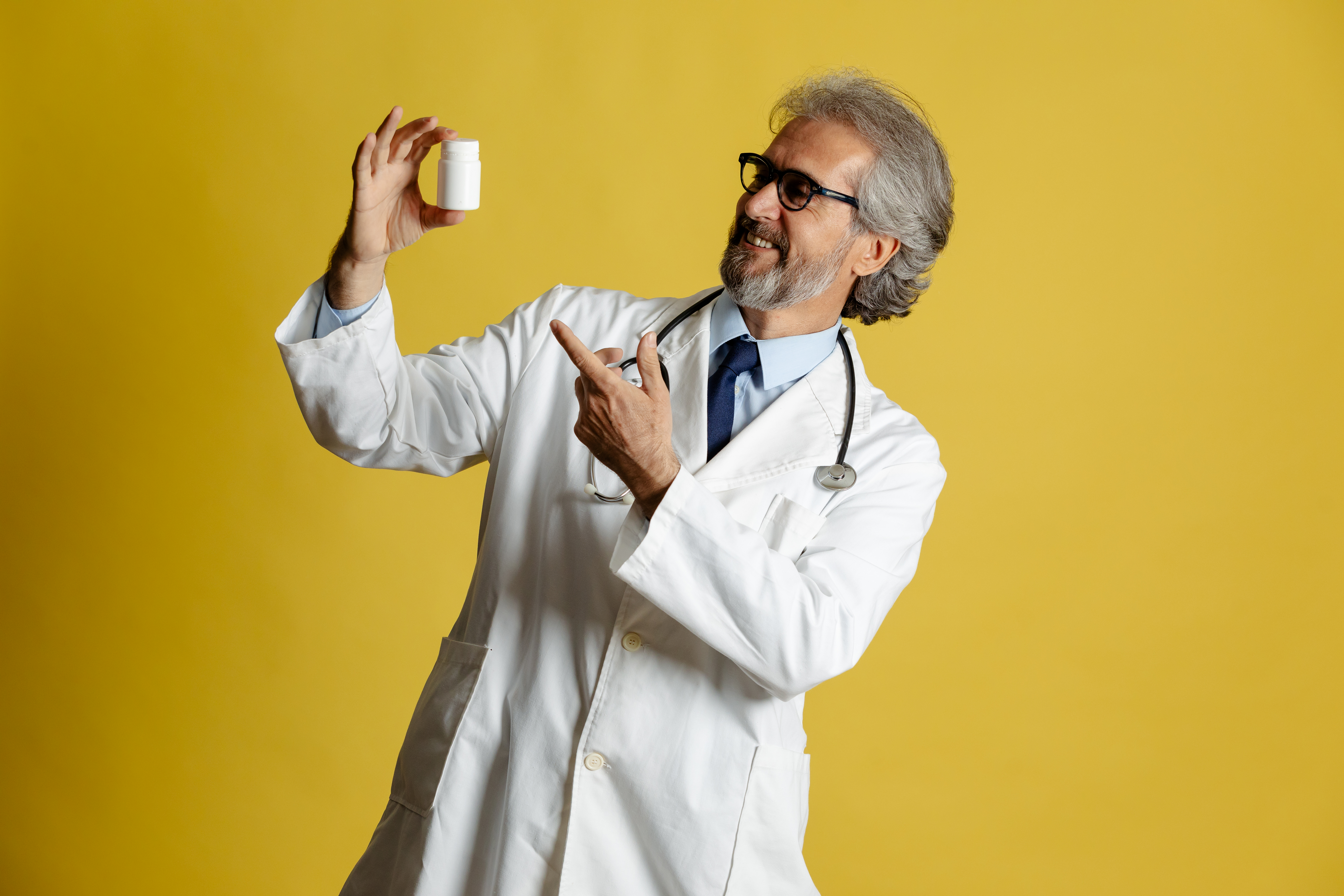 Doctors: How To Monetize Your Medical Expertise Online (Private Label Products) Doctors: How To Monetize Your Medical Expertise Online (Private Label Products)