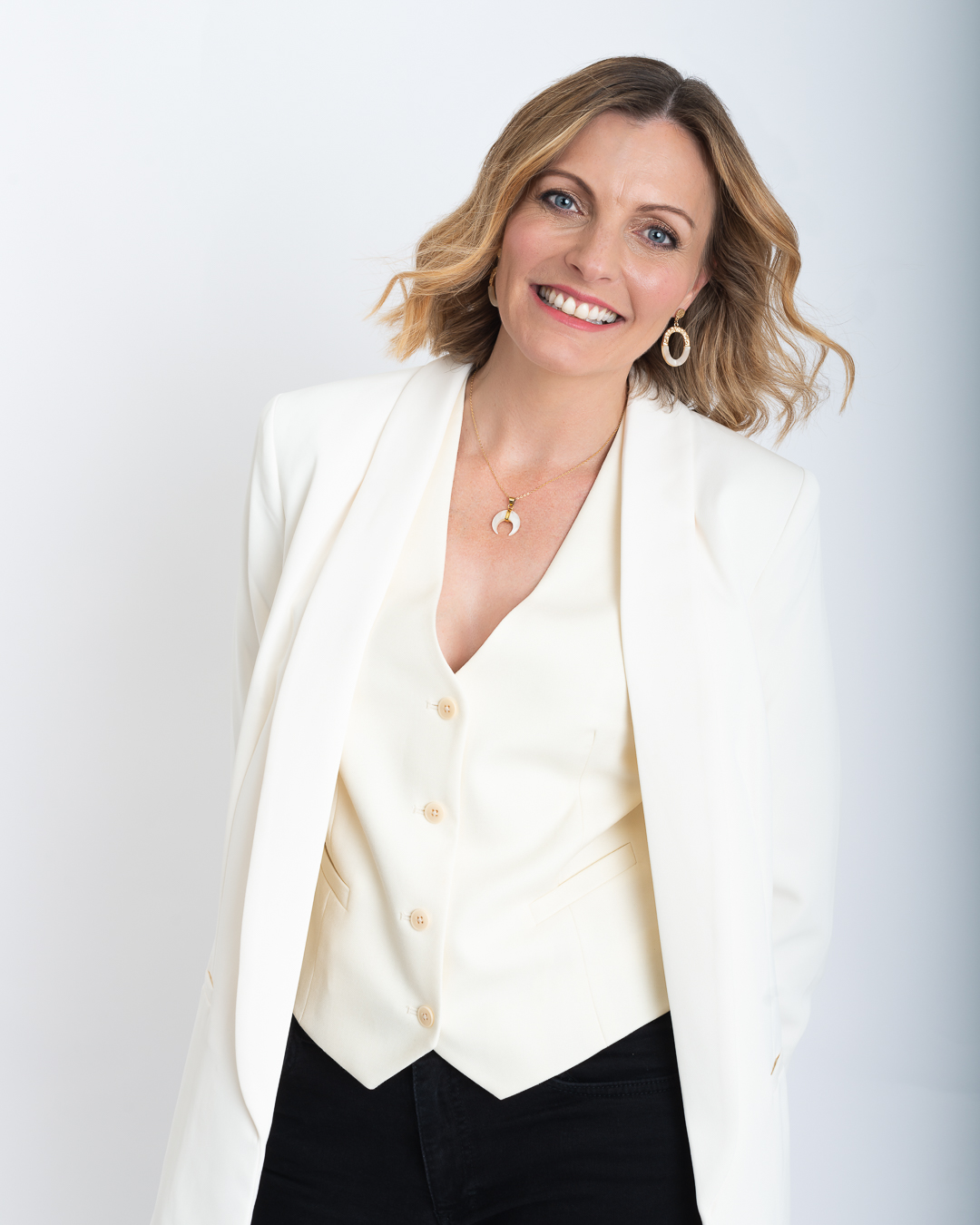 Former ITV & ITN Senior Producer and qualified Life Coach, helping ambitious female business owners master effective communication and step into the spotlight through coaching and media training.