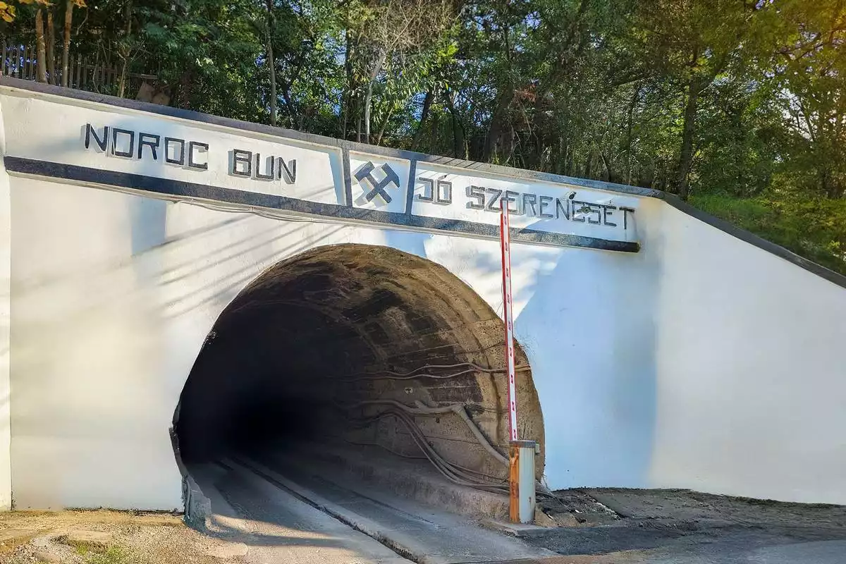 Székely sóvidék: Parajd–Szováta térség sókibukkanásai és a környező erdős dombvidék