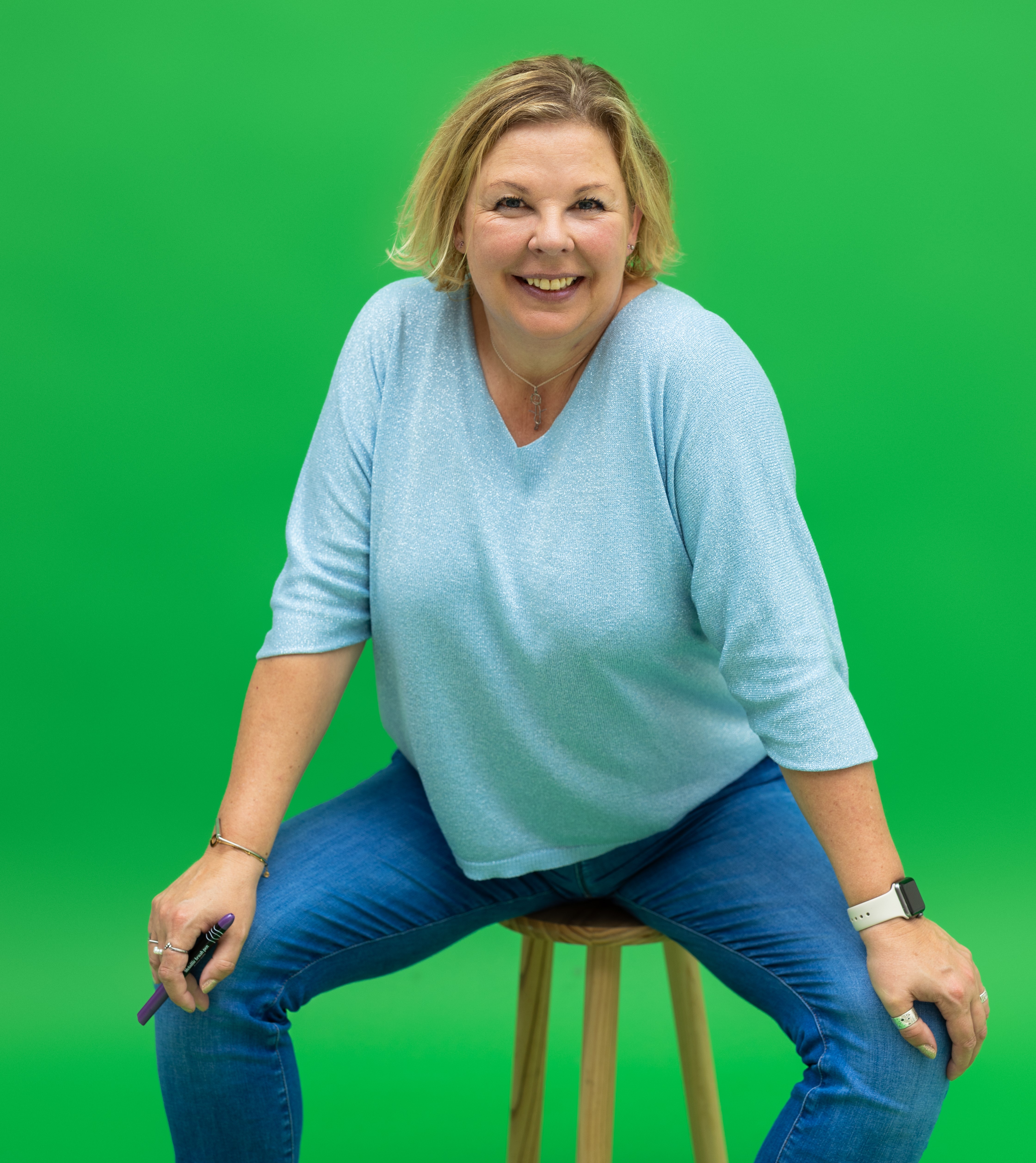 Internationaal (NLP) Trainer / Coach. Ik help leidinggevenden, managers en coaches in hun persoonlijke ontwikkeling op het gebied van communicatie en persoonlijk leiderschap via coaching, training en opleidingen. Dit zodat zij anderen verder helpen in hun ontwikkeling.