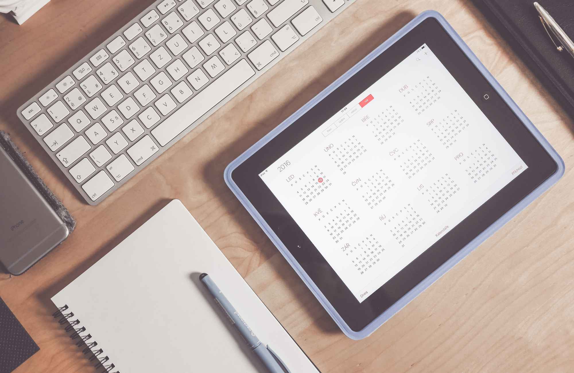 organizing-etc-olathe-ks-keeping-your-familys-schedule-on-track-during-big-life-changes-digital-calendar-professional-home-organizers