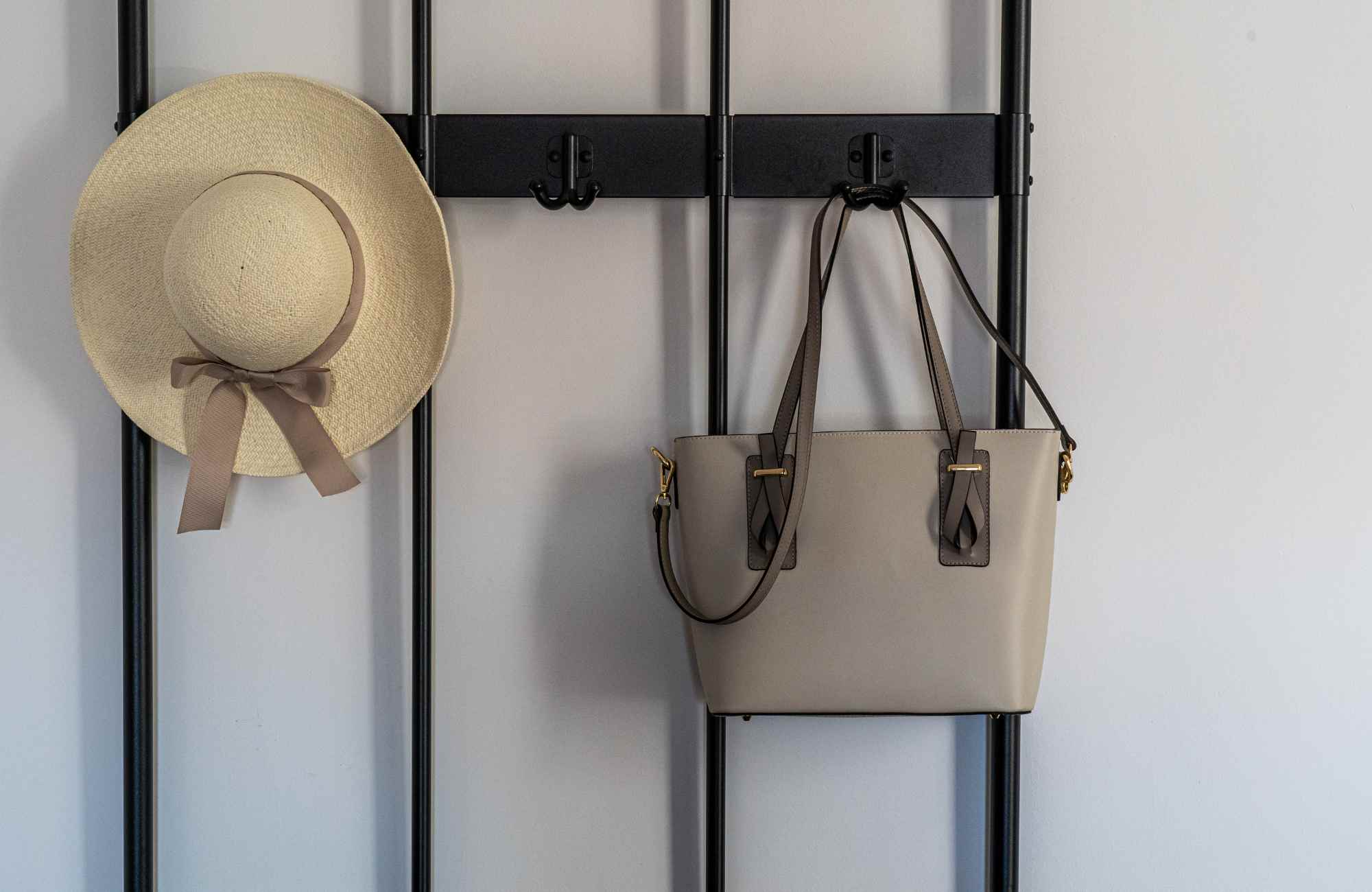 organizing-etc-leawood-ks-4-tips-for-organizing-your-mudroom-before-spring-hanging-wall-hooks-professional-home-organizer