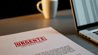Ejemplo de una notificación de carácter "urgente", lo que demuestra que saber cómo responder reclamos de Indecopi sin poner en riesgo la empresa es un valor clave para las empresas en Perú. Ejemplo de una notificación de carácter "urgente", lo que demuestra que saber cómo responder reclamos de Indecopi sin poner en riesgo la empresa es un valor clave para las empresas en Perú.