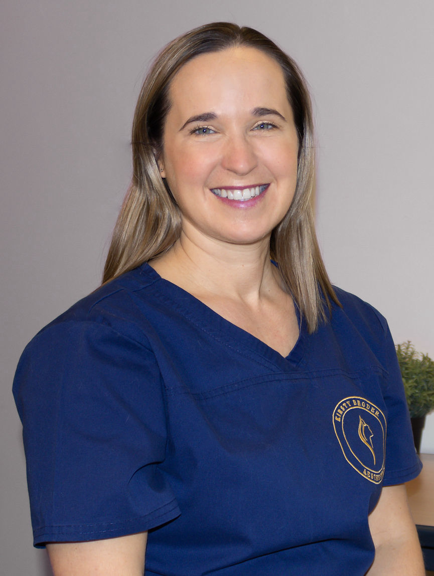 Dr Kirsty Broder is a Dentist and Facial Aesthetics Pracitioner, she specialises in skin and aesthetics treatments to help you to look and feel more confident in your own skin. 