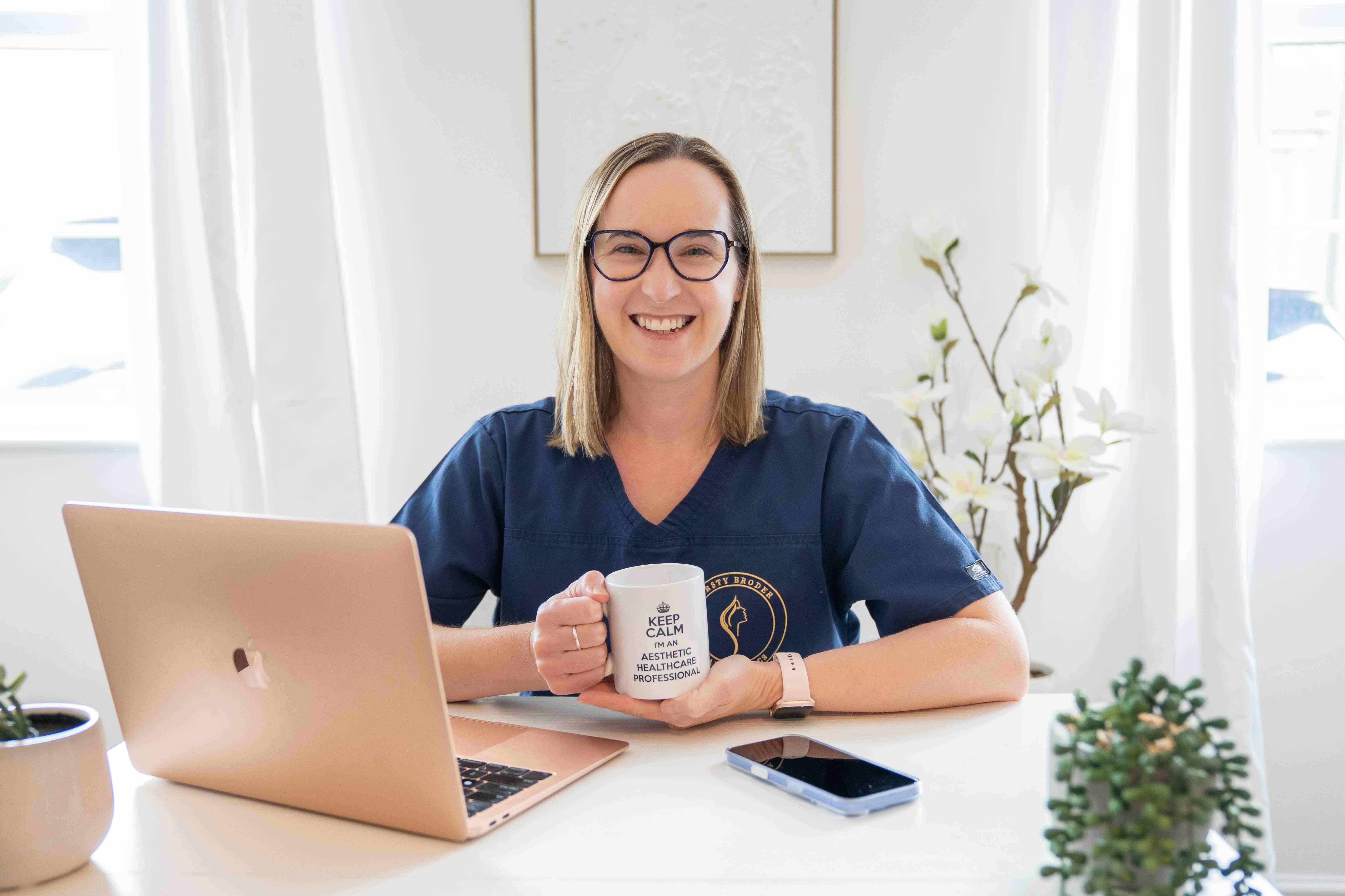 Dr Kirsty Broder Desk Dr Kirsty Broder Desk