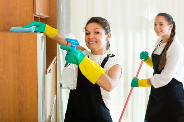 cleaning girls cleaning girls