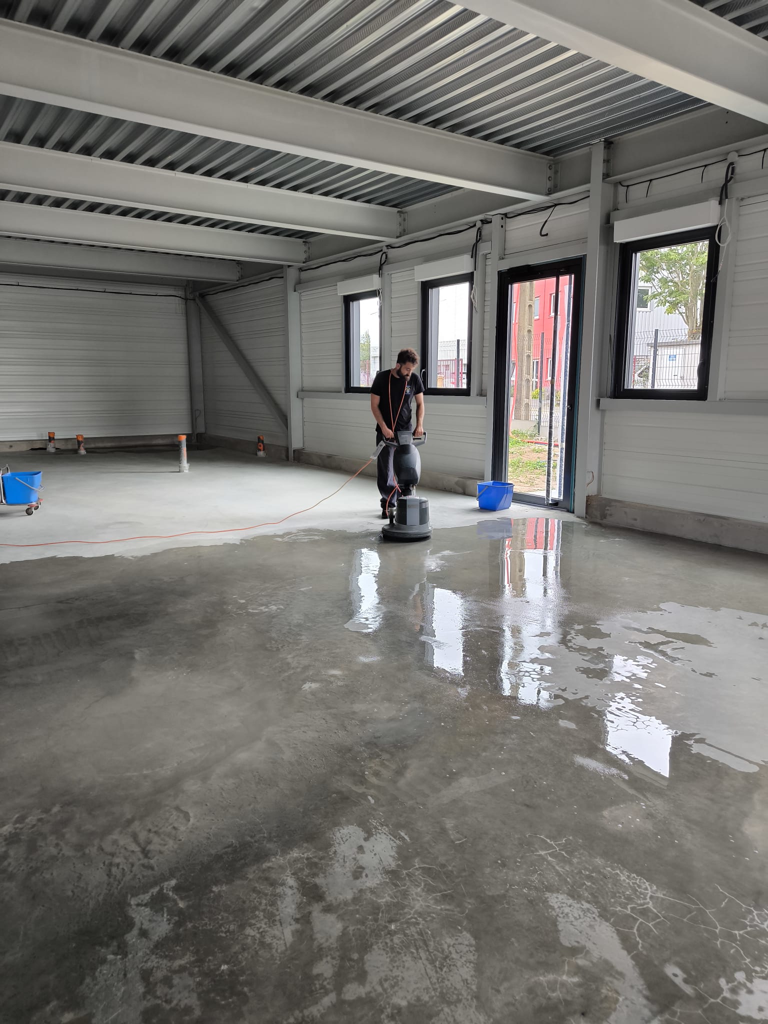 entretien régulier Le Mans / Launay Propreté Le Mans / avantages nettoyage Le Mans / économies entretien locaux Le Mans / nettoyage professionnel Le Mans / entretien bureaux Le Mans / optimisation temps Le Mans / propreté locaux Le Mans / lavage vitres Le Mans / services sur mesure Le Mans / société de nettoyage Le Mans / hygiène locaux Le Mans / entretien commercial Le Mans / propreté durable Le Mans / sécurité employés Le Mans / nettoyage efficace Le Mans / conciergerie Le Mans / maintenance préventive Le Mans / entreprises locales Le Mans / nettoyage écologique Le Mans