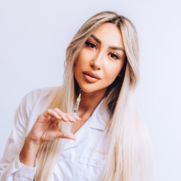 Silvia · Directora de Dermoclinic Madrid