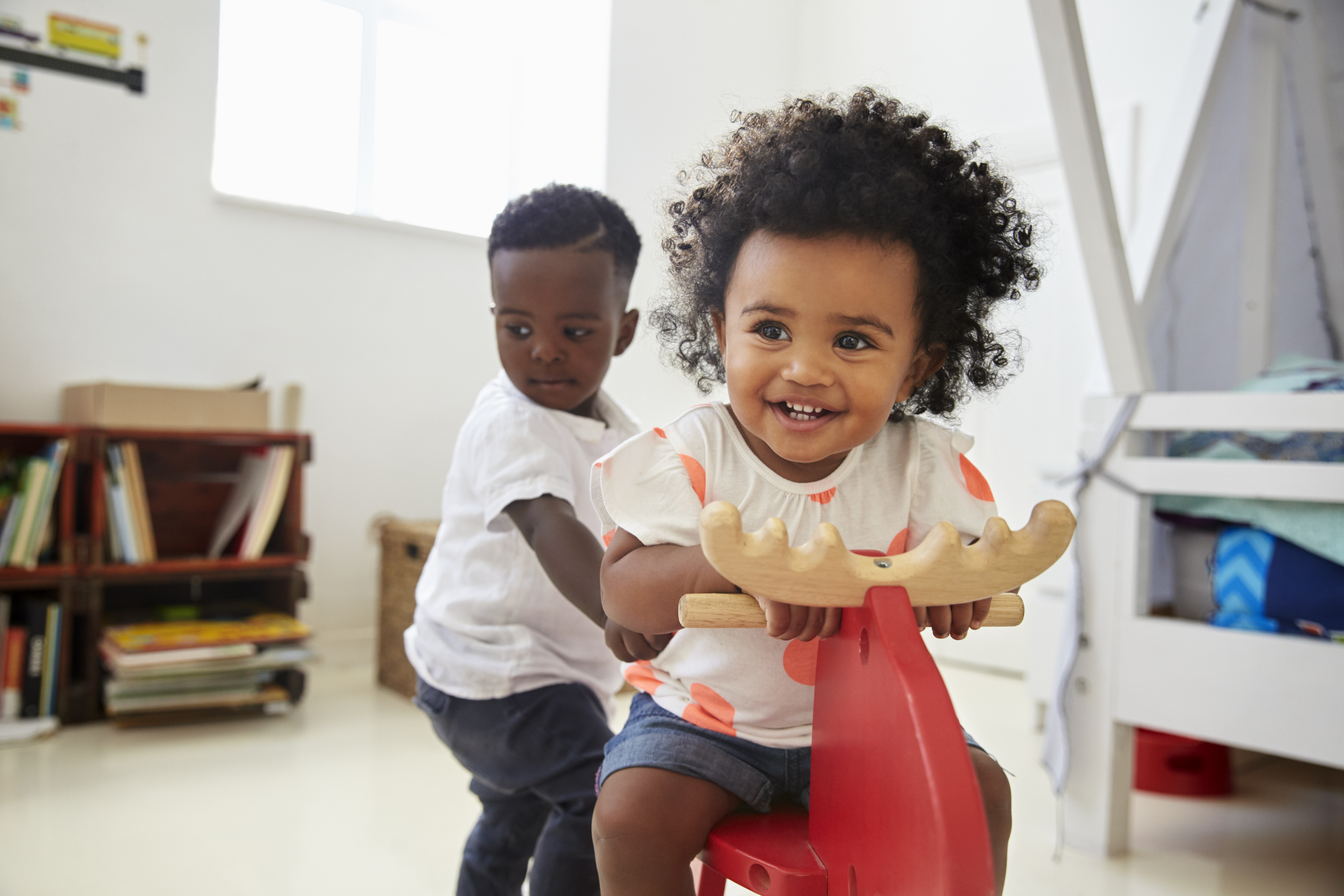 Children are allowed by their parents to play happily, which provides opportunities for them to learn and grow. Children are allowed by their parents to play happily, which provides opportunities for them to learn and grow.