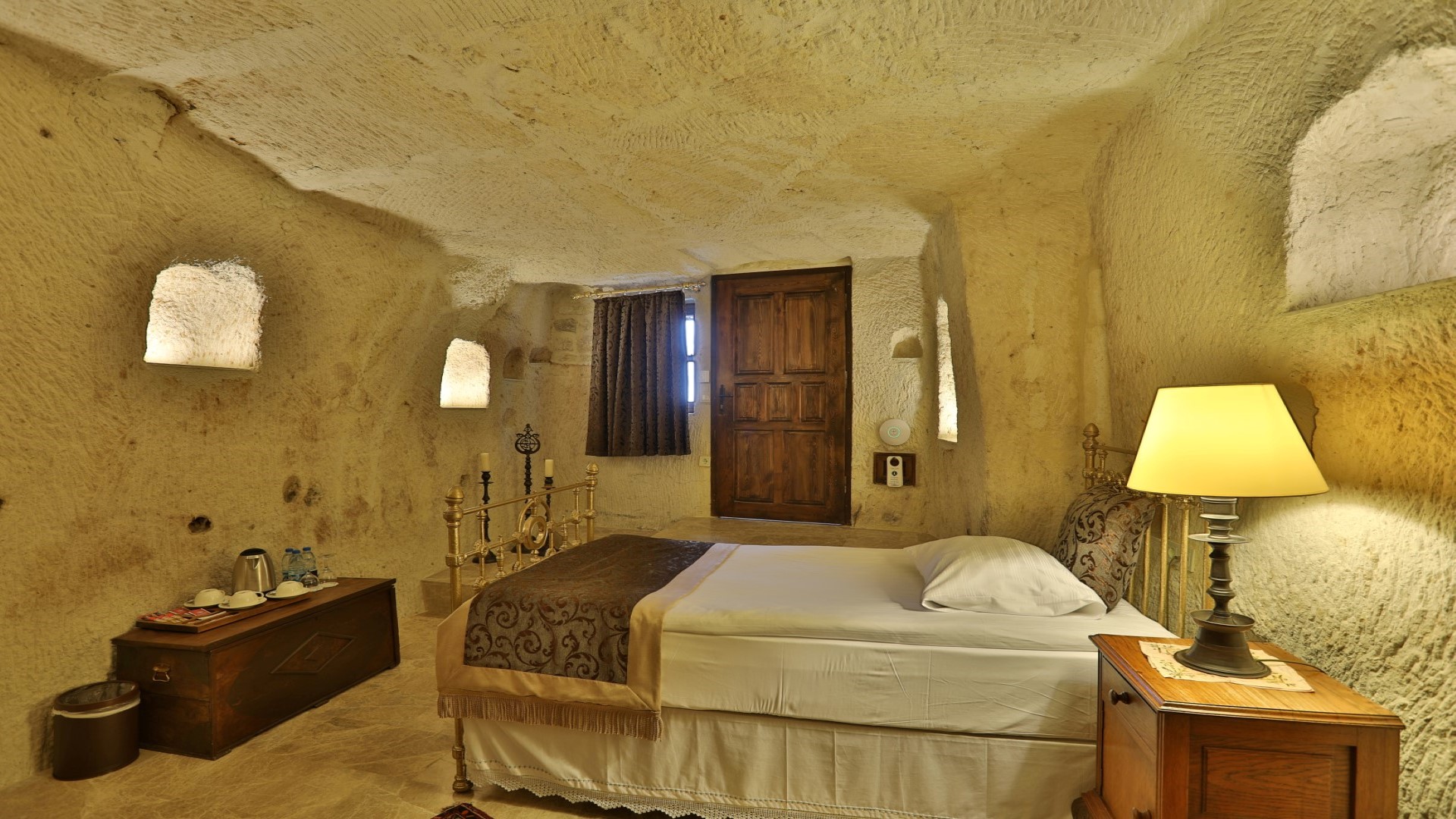 Spacious deluxe room interior design at Yunak Evleri Cappadocia