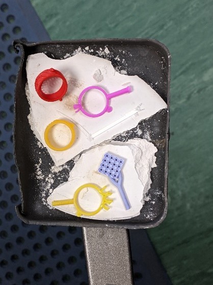 Samples of resin and wax before inserting into the furnace Samples of resin and wax before inserting into the furnace