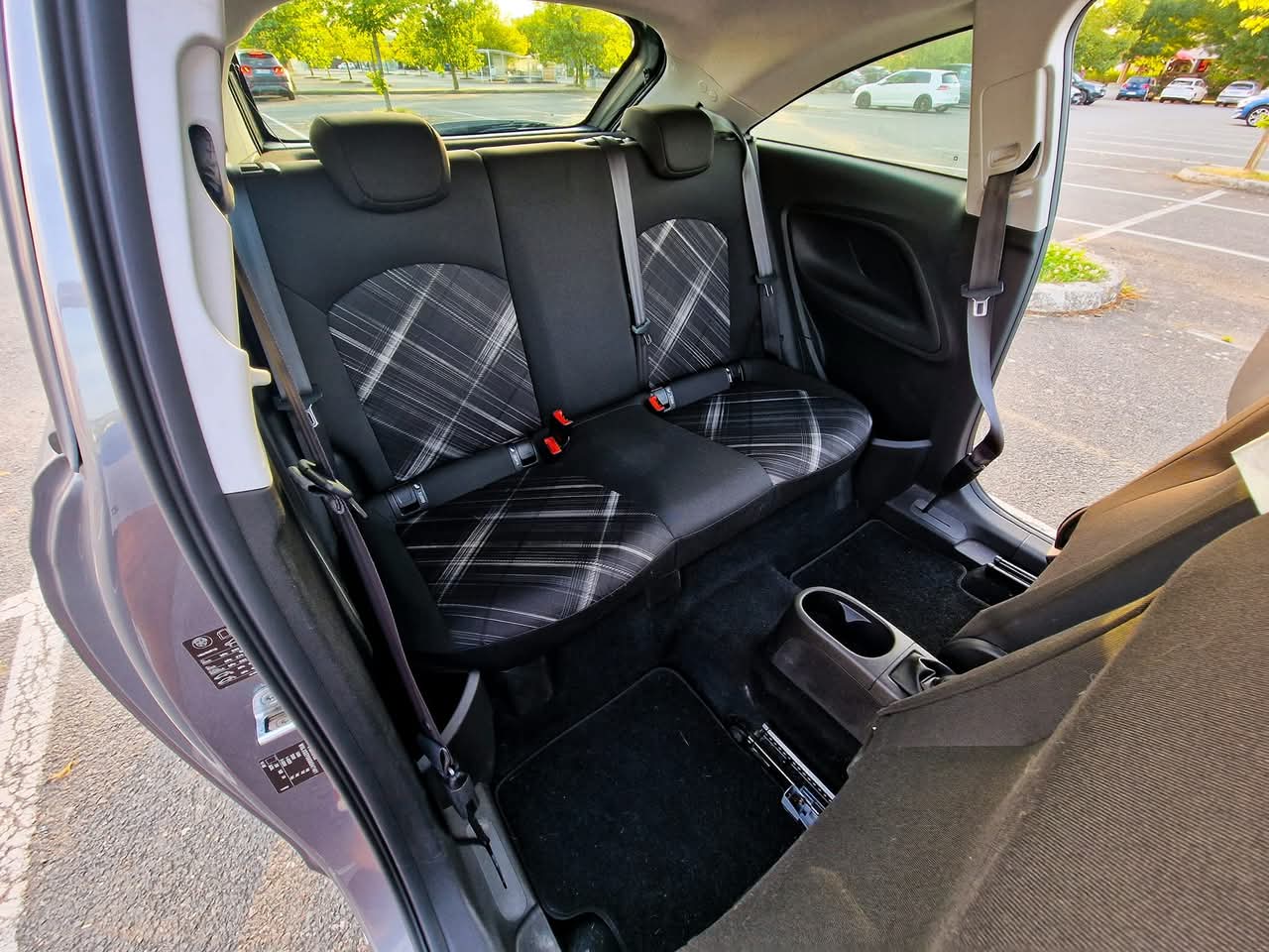 Nettoyage intérieur voiture à domicile : La solution pratique pour les automobilistes d’Étampes
