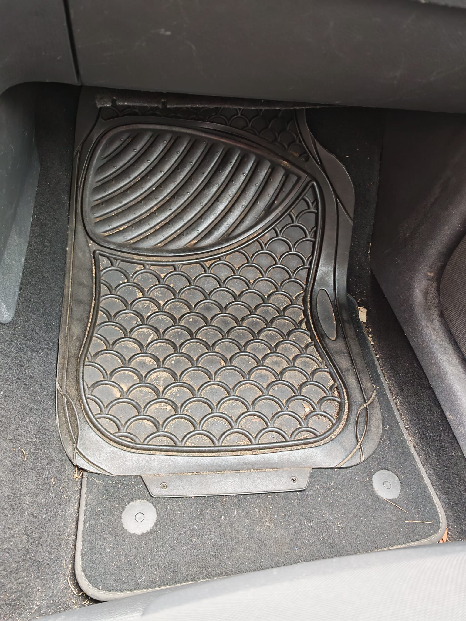 detailing automobile Étampes / nettoyage voiture à domicile Étampes / lavage auto écologique Étampes / shampouinage sièges voiture Étampes / protection céramique voiture Étampes / rénovation optiques phares Étampes / nettoyage intérieur voiture Étampes / polissage voiture Étampes / lustrage carrosserie Étampes / entretien auto Étampes / vidange voiture Étampes / remplacement pneus Étampes / diagnostic électronique Étampes / convoyage véhicule Étampes / nettoyage canapé Étampes / nettoyage matelas Étampes