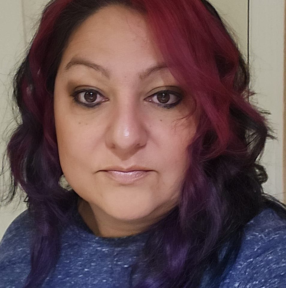 HI Im Veronica. In my alternate universe I am a Cybersecurity Analyst. In my real life I help beginners with finding content and using PLR.
