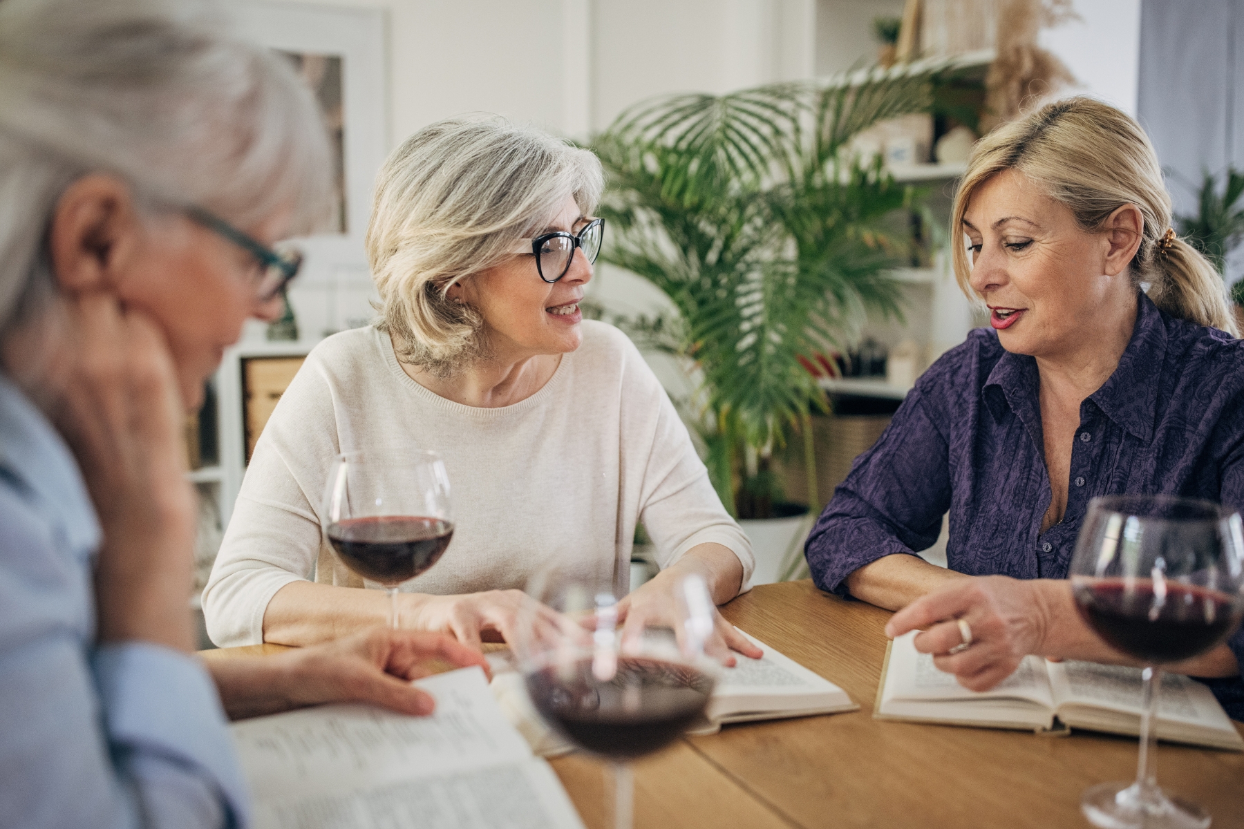 Open Communication Strategies—With New Friends