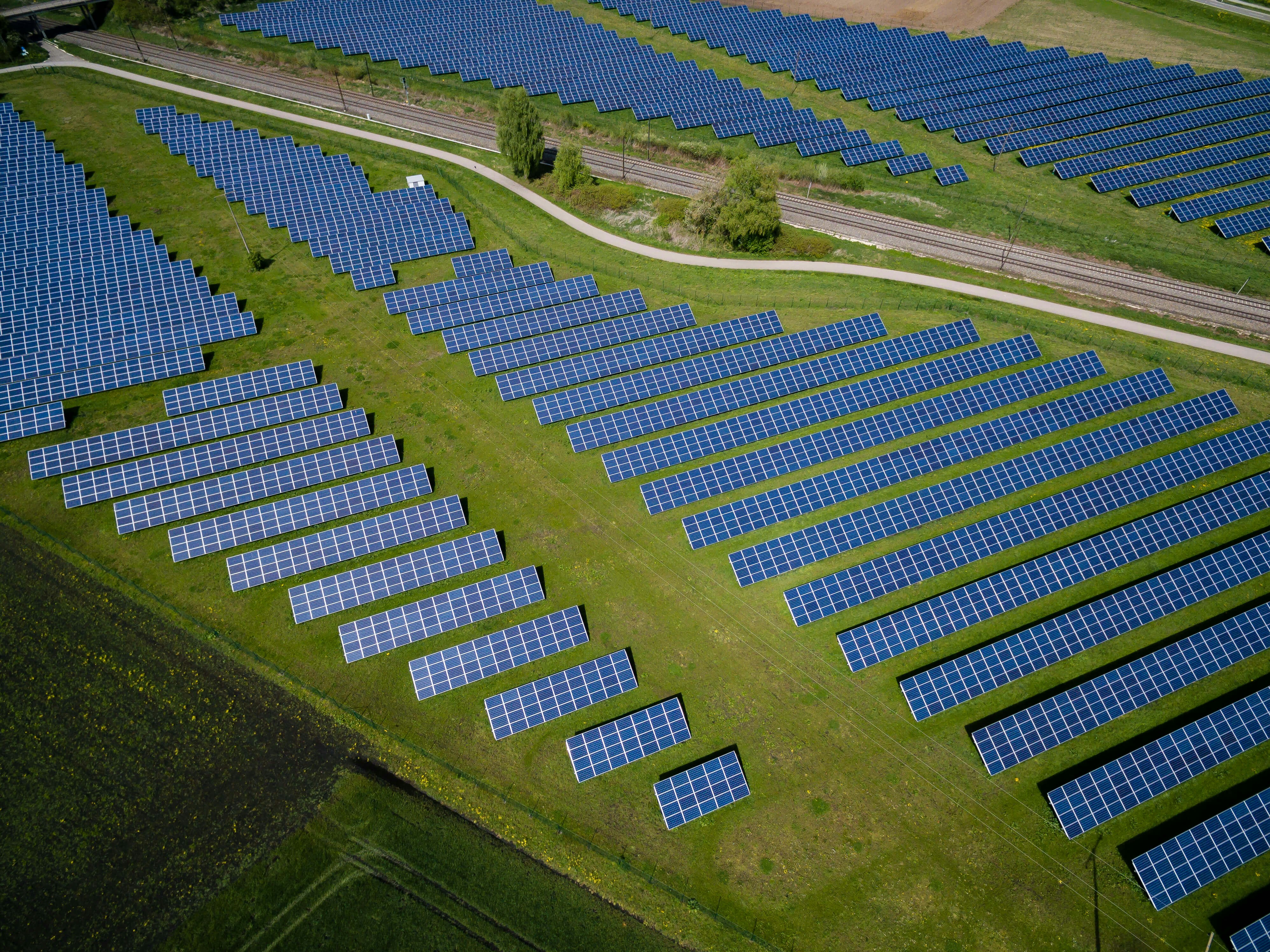 Solarpark aus der Luft