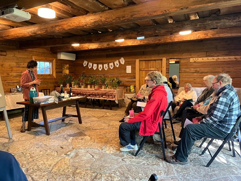 Teeseenejook Teeseenejook