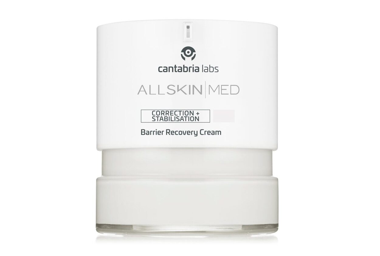 Rich cream with superior moisturising and soothing properties that calm irritated skin and soothe even the most sensitised and reddened skin. It can be use after procedures.