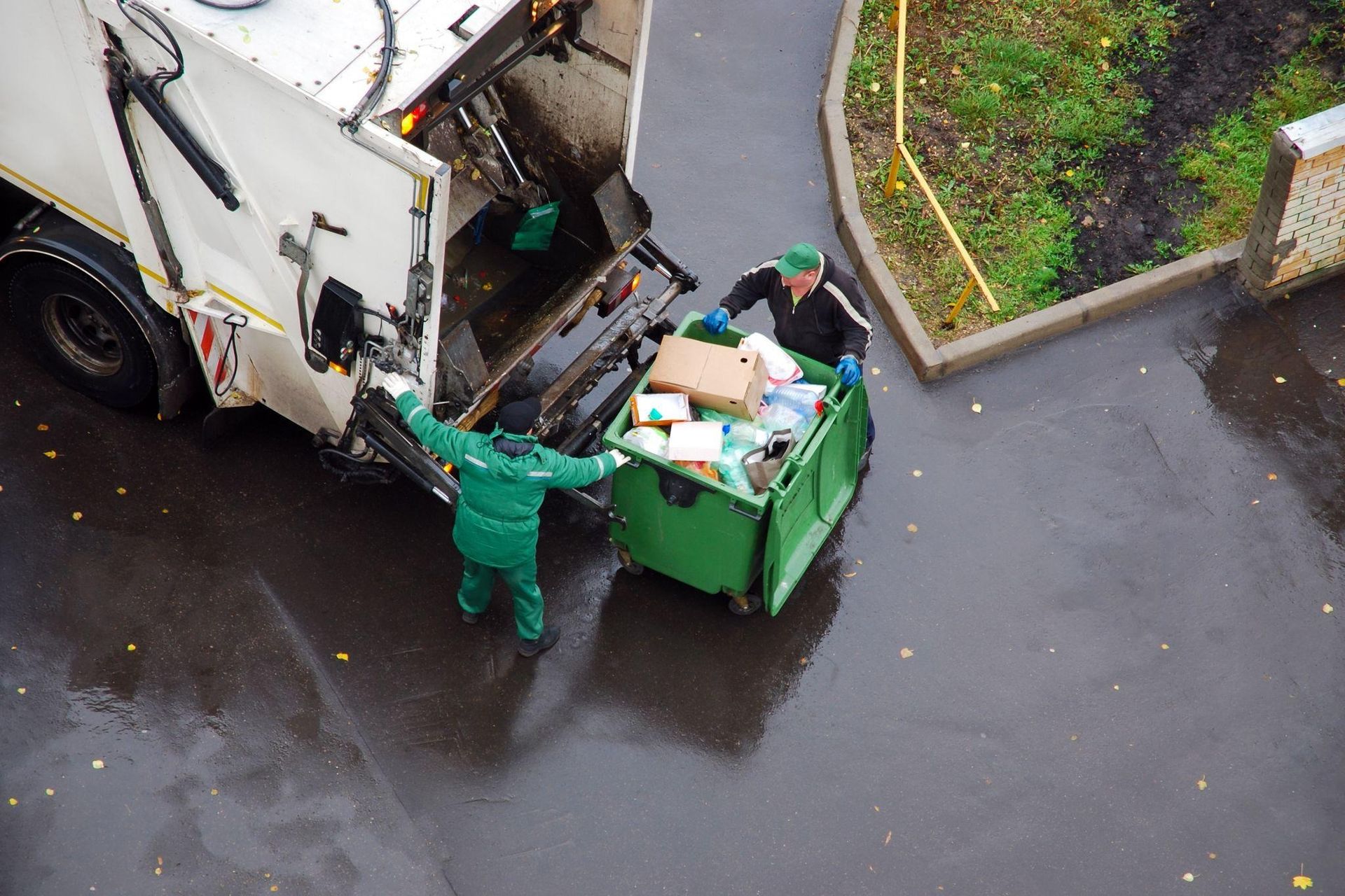 Simon Junk Removal Team