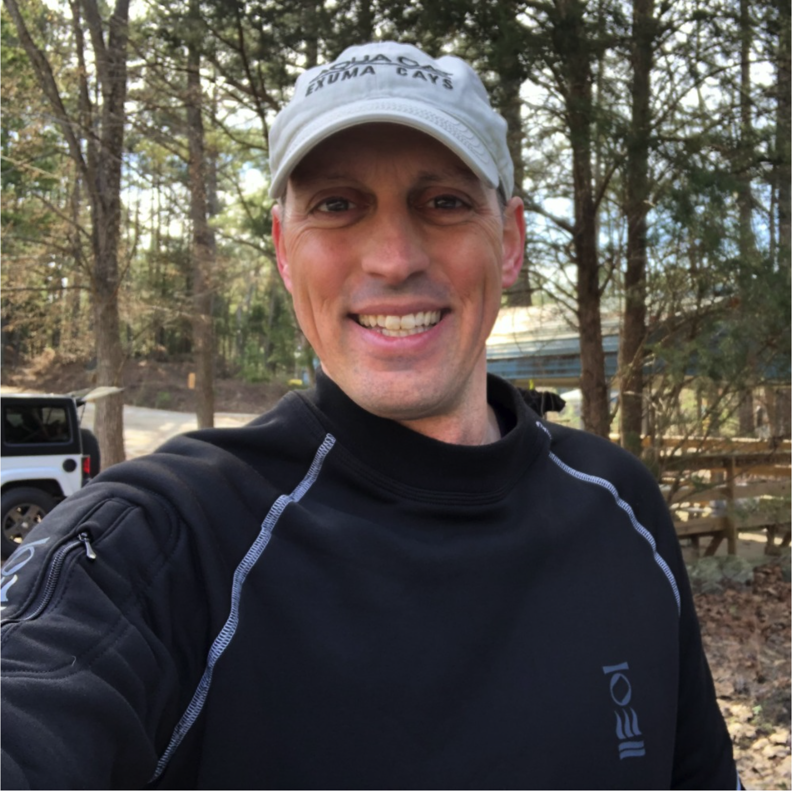 Andy Leonard is a U.S. Army Colonel transitioning from leading high-risk, high-consequence military operations to strengthening safety, learning, and human performance in diving. With more than thirty years managing complex missions around the world, he brings deep experience in building trust, aligning diverse teams, and helping people work effectively under pressure.

A PADI IDC Staff Instructor and DAN Instructor Trainer based between Washington, DC and Phoenix, AZ, Andy specialises in adaptive and inclusive diving instruction. He actively draws on safety-culture principles from other high-risk sectors to improve everyday diving behaviours.

As a graduate of The Human Diver’s online and in-person programmes, Andy is now an HFiD Instructor Candidate focused on just culture, psychological safety, and learning from near-misses. His passion is helping divers and instructors create environments where speaking up, debriefing well, and learning from every dive become the norm.