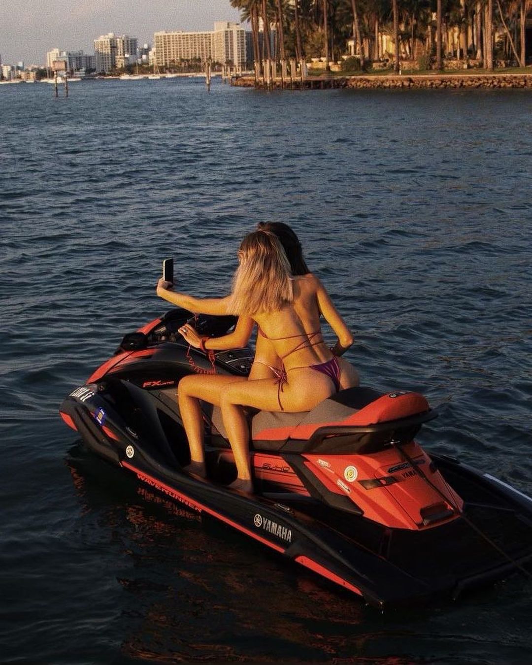 girls on jetski