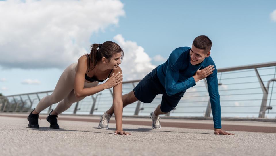 Plank Shoulder Tap