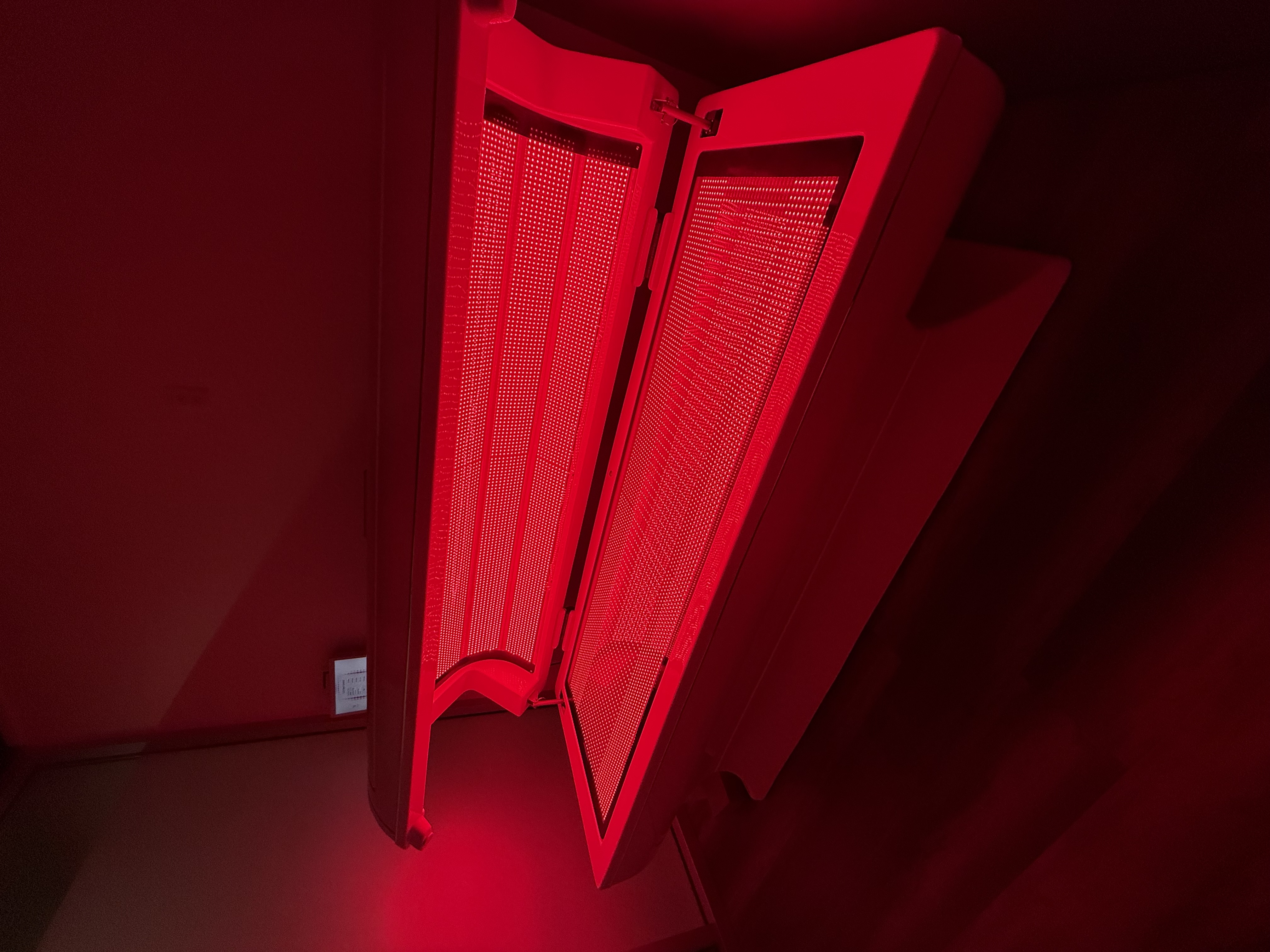 Red Light Therapy bed at Range Medical