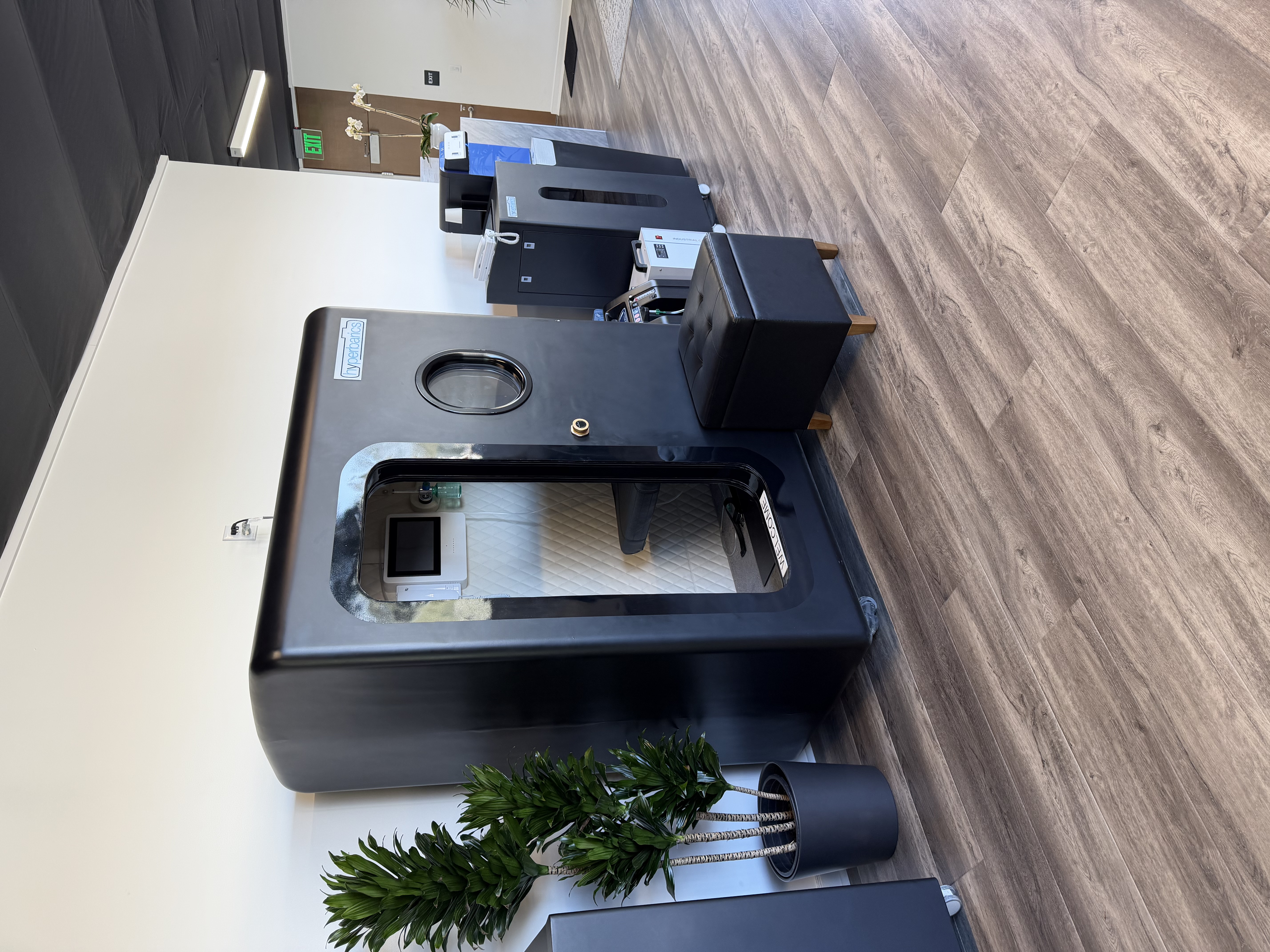 Hyperbaric oxygen chamber at Range Medical