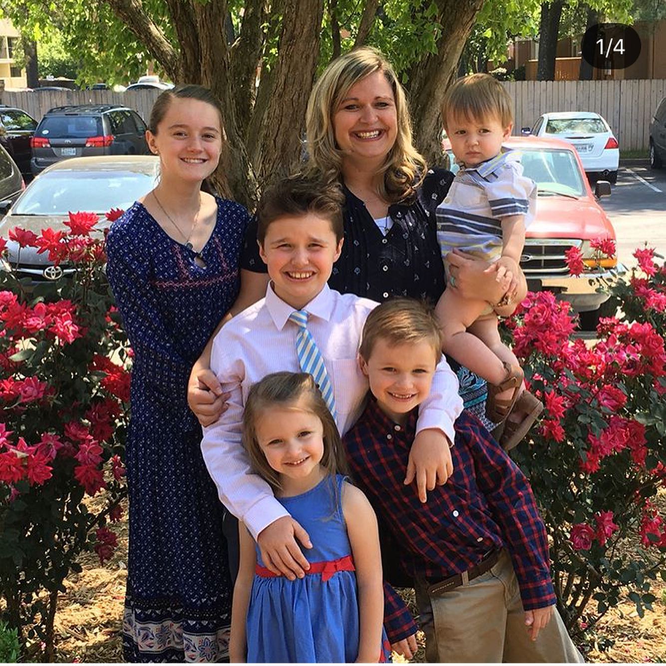 Mom with 5 kids Mom with 5 kids