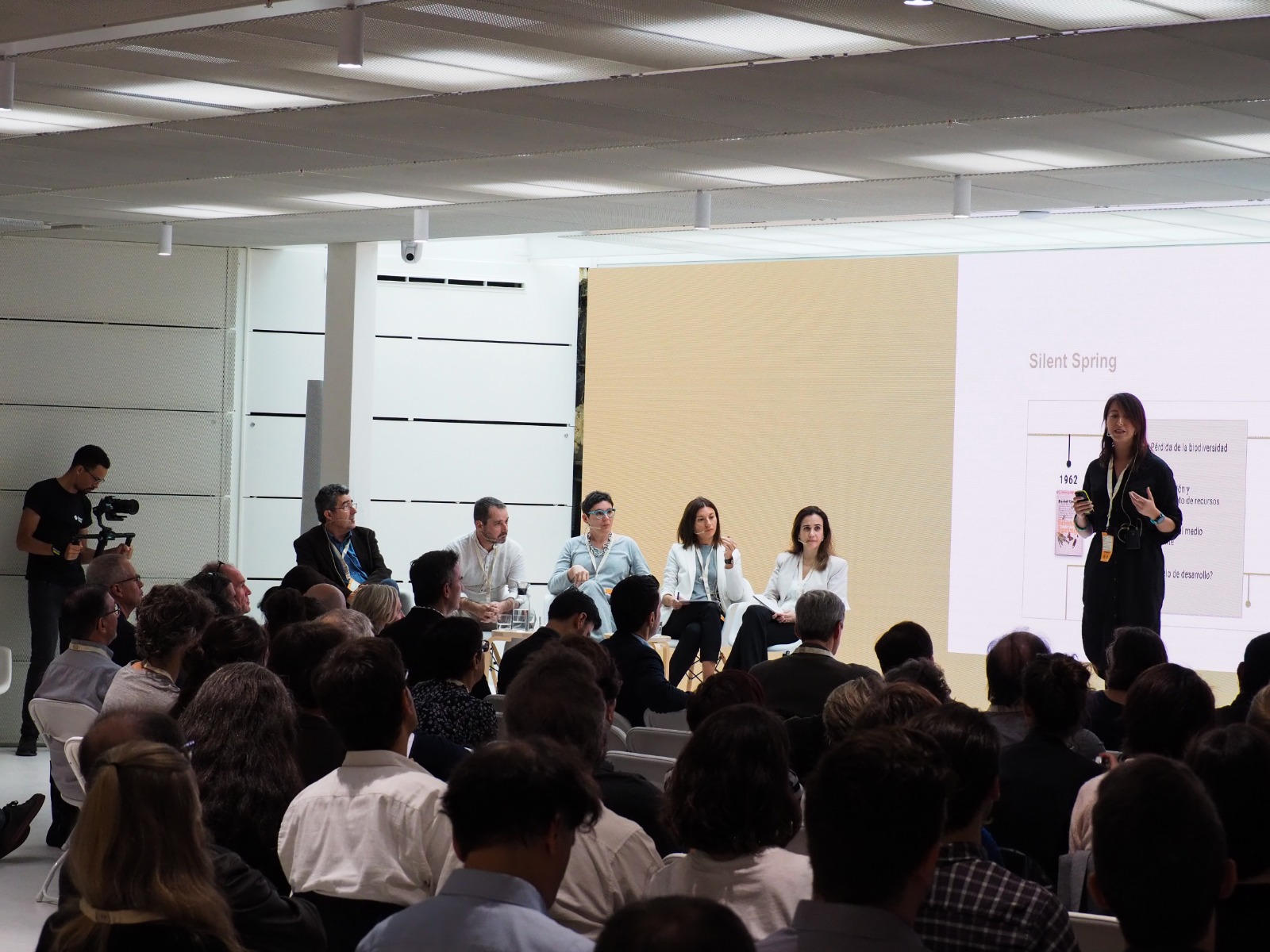 Cuando participé como ponente en 2022, mi objetivo fue contextualizar por qué el concepto de descarbonización debía empezar a formar parte de nuestras conversaciones profesionales.