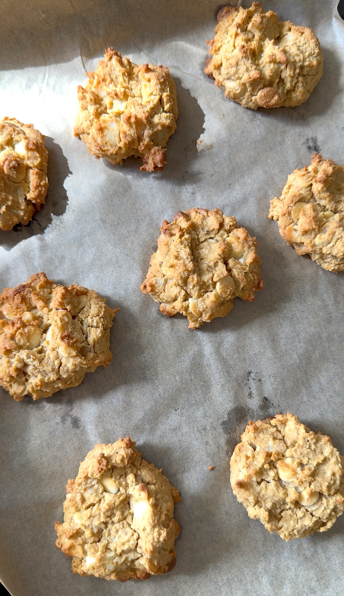 White Chic & Macadamia Cookies White Chic & Macadamia Cookies
