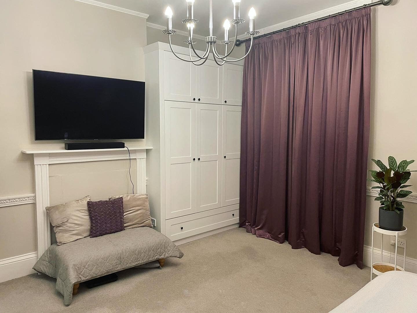 Bespoke traditional style fitted wardrobe made to measure and built into the alcove in a bedroom Bespoke traditional style fitted wardrobe made to measure and built into the alcove in a bedroom