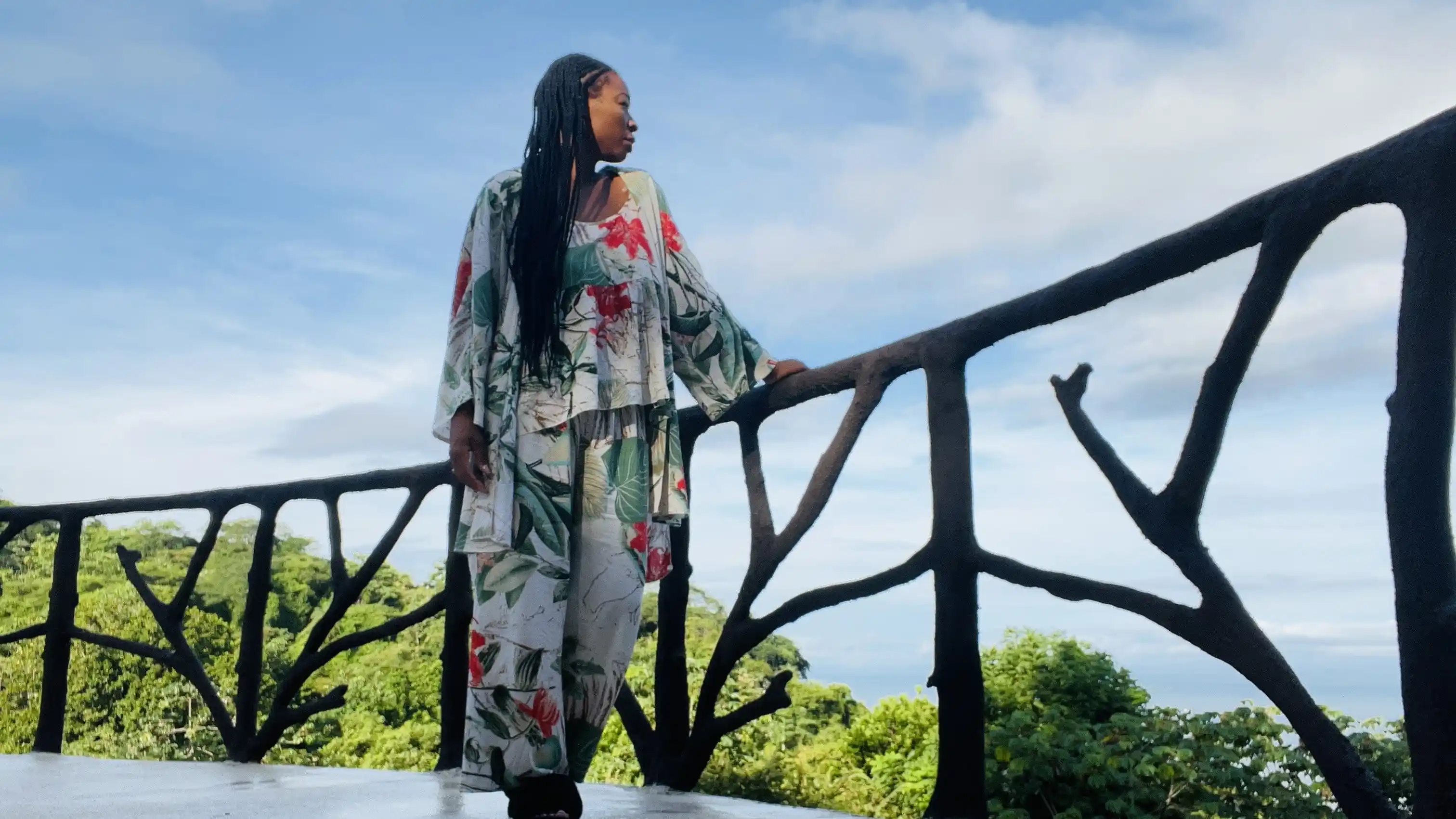 The Art of Solo Travel: How I Romanticize My Life Abroad