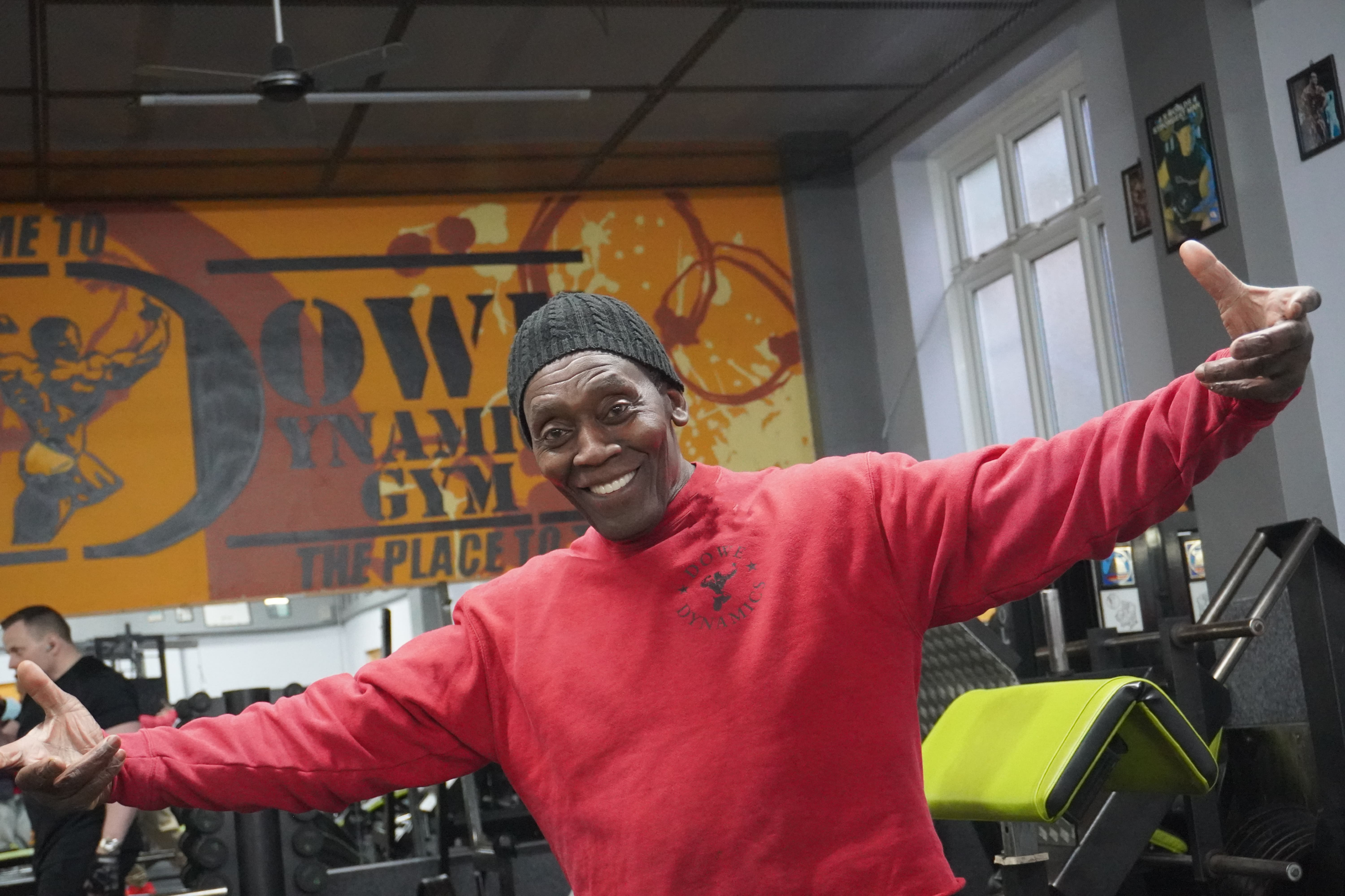 Thinking of starting your fitness journey? Discover why in-person personal training at Dowe Dynamics beats online coaching for beginners in London.