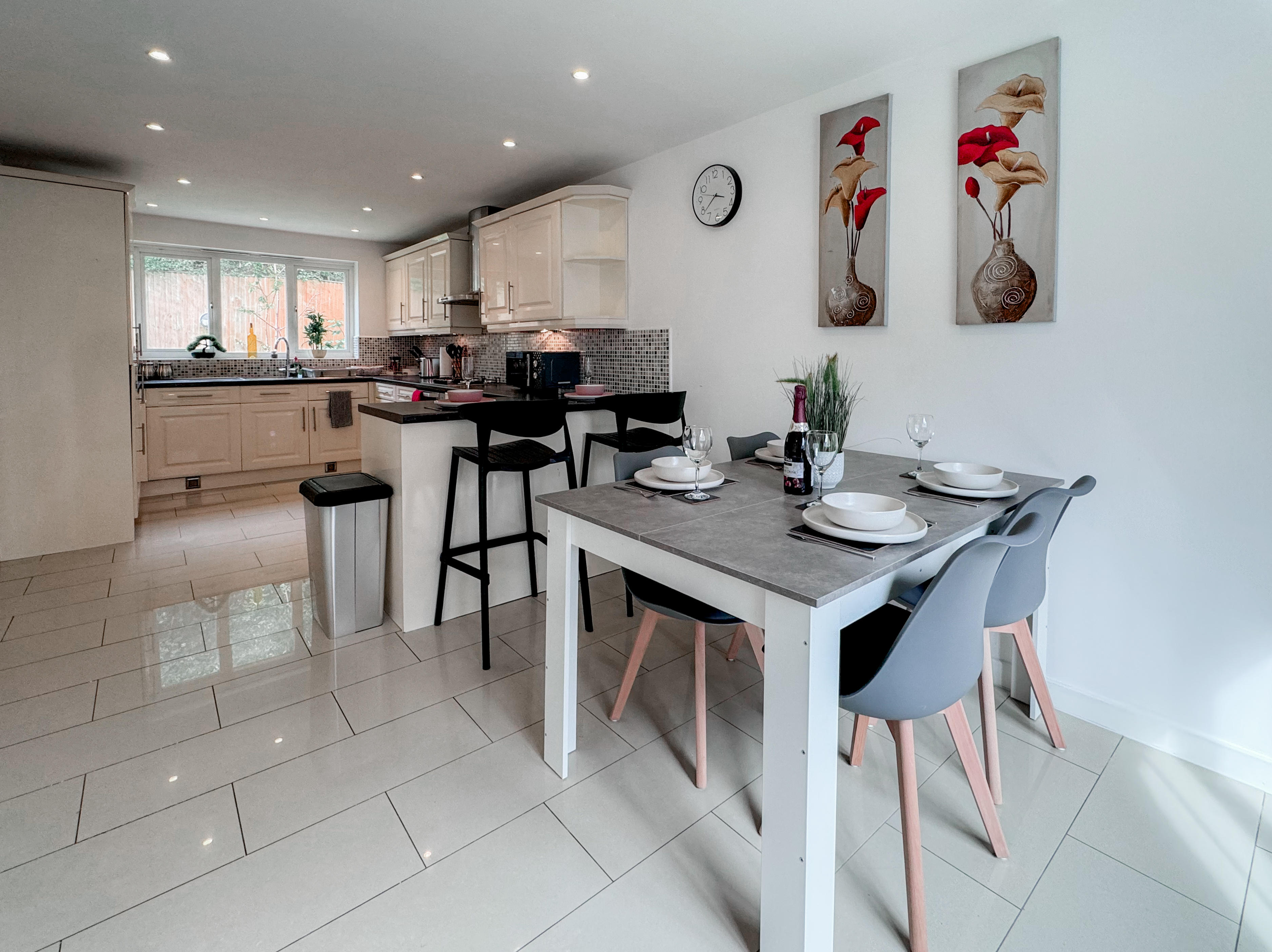 Kitchen in our four bedroom Leeds, serviced accommodation property Kitchen in our four bedroom Leeds, serviced accommodation property