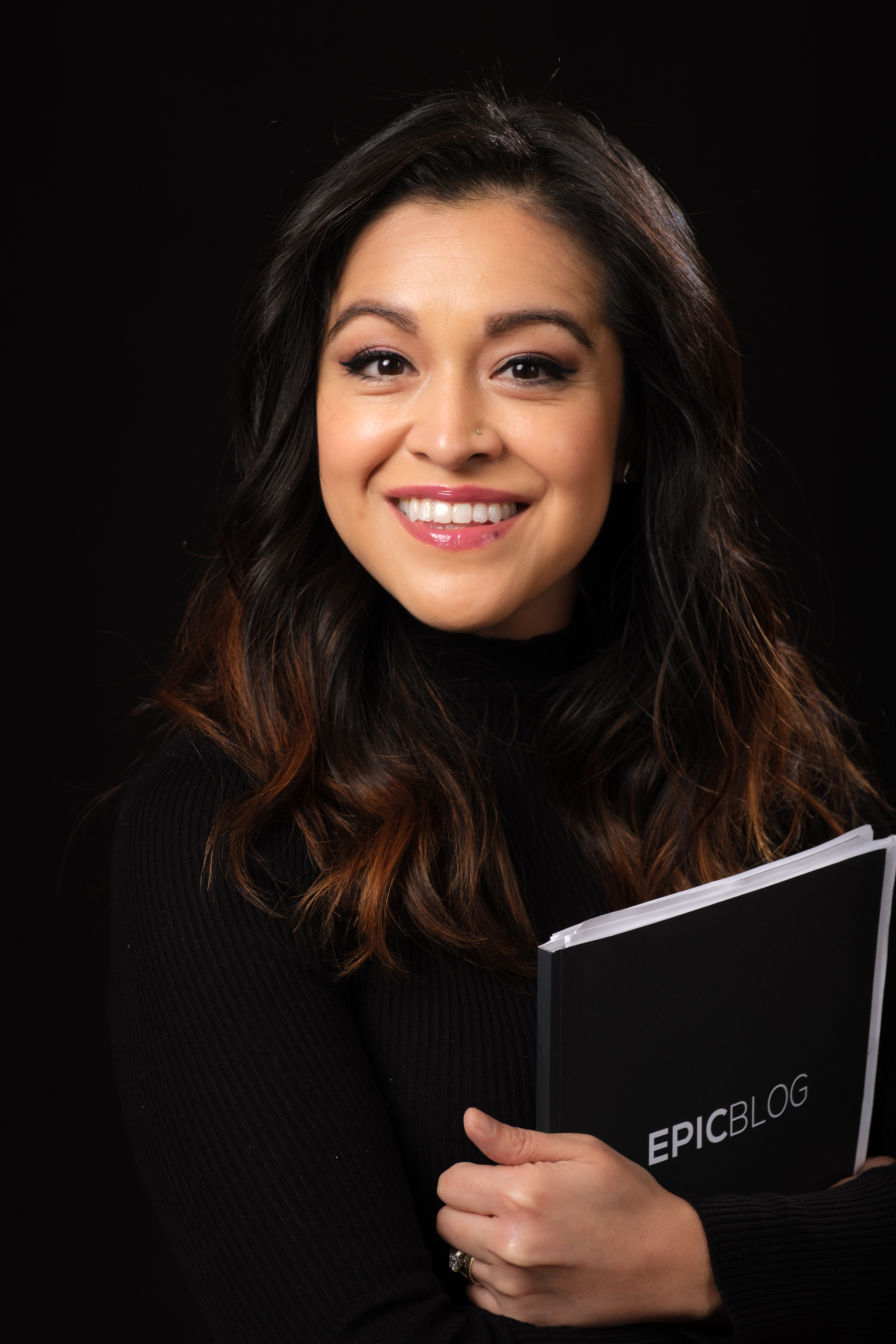 Dr. Alma is a functional health coach helping women reclaim their energy, balance their hormones, and feel like themselves again—con cultura, compassion, and clarity. She blends science-backed tools with real-life wellness strategies rooted in her bicultural perspective.