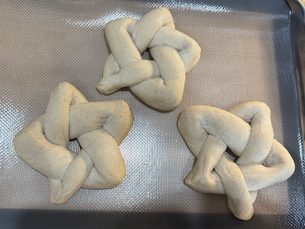 Sourdough Living, star-shaped sourdough pretzels Sourdough Living, star-shaped sourdough pretzels