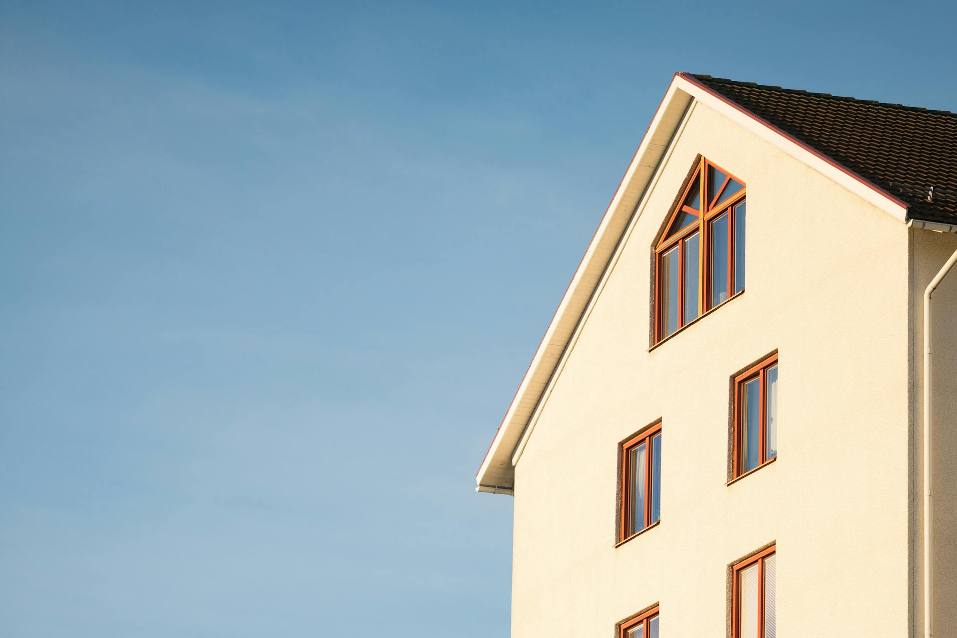 How to Choose Long-Lasting Exterior Paints for Your Home