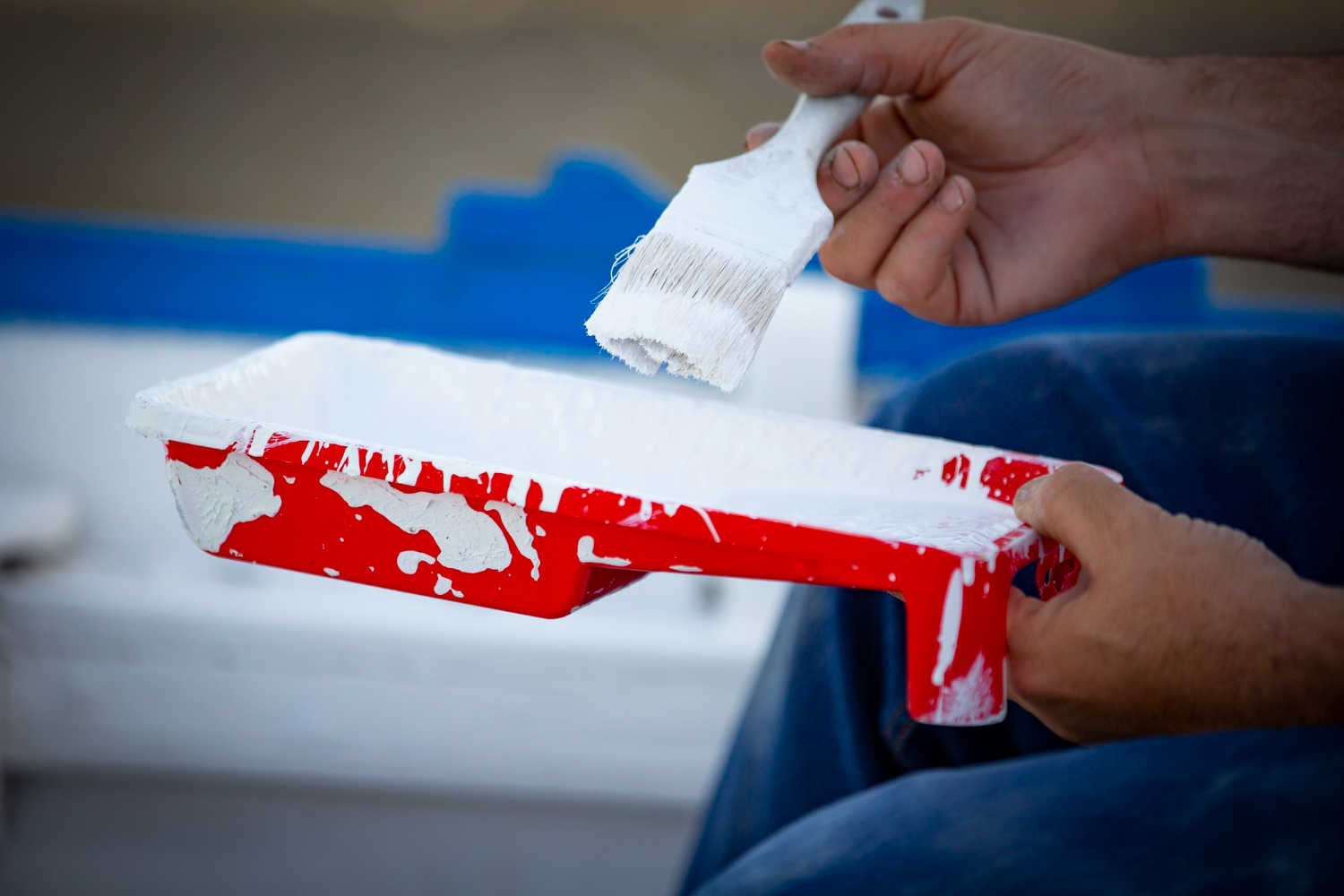 Why Professional Painters Use Primer Before Painting