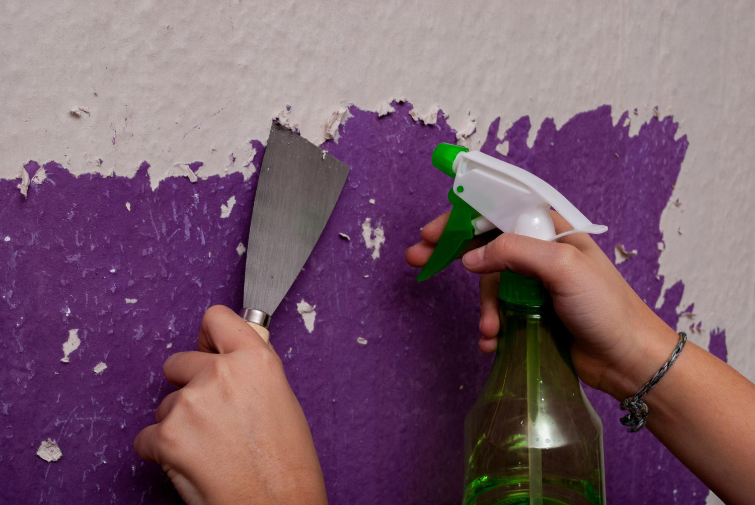 How to Safely Remove Old Paint Without Damaging Surfaces