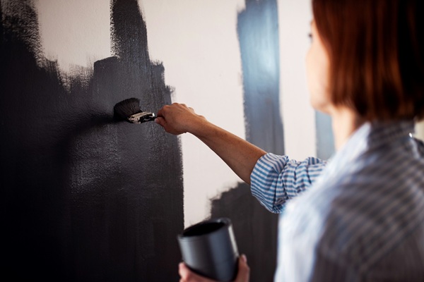How to Deal with Paint Fumes in Your Home