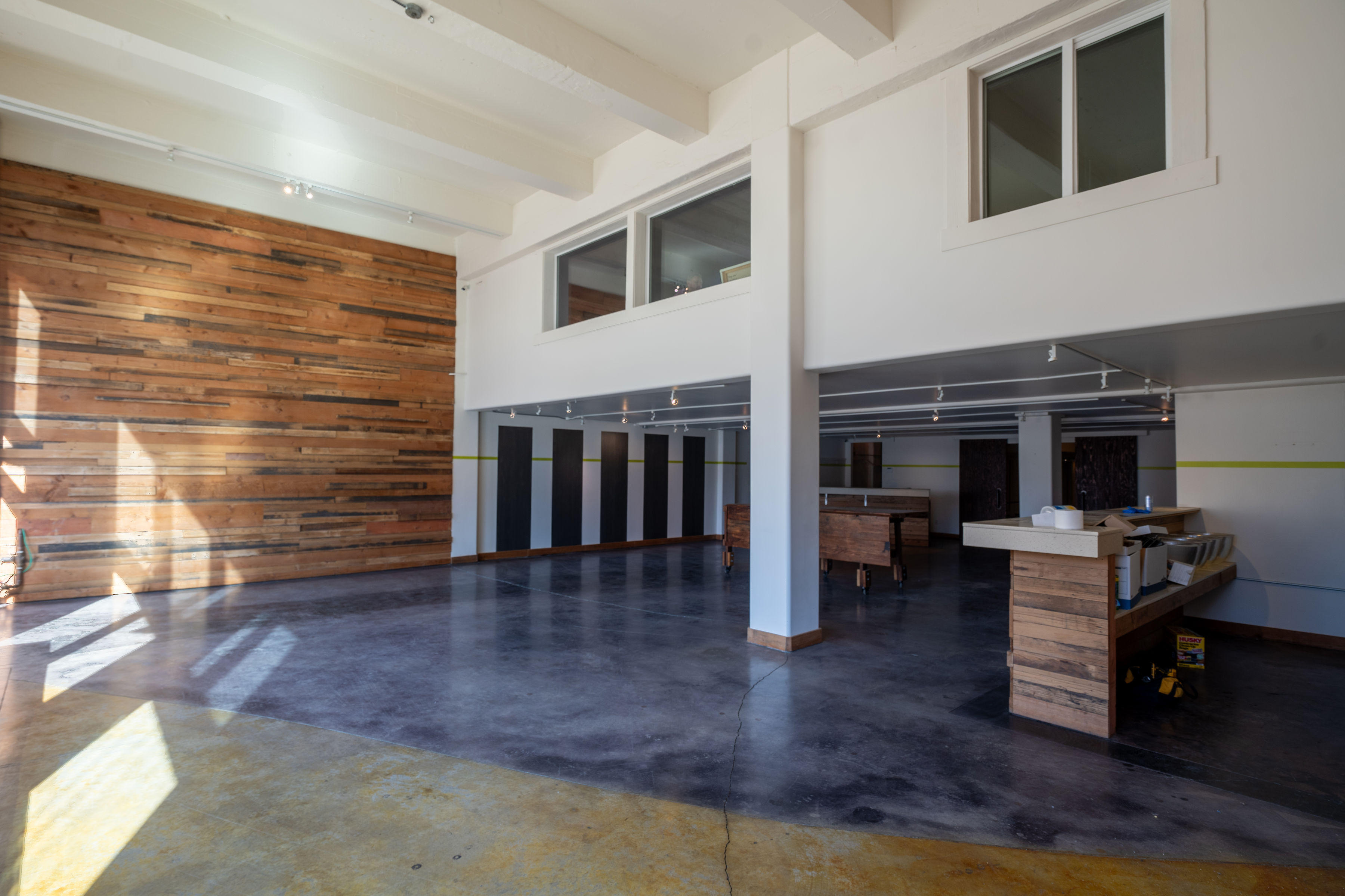 Bar & Lounge