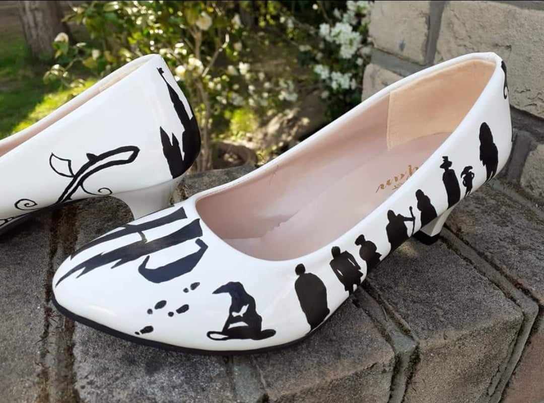 Brides custom made harry potter wedding shoes. 