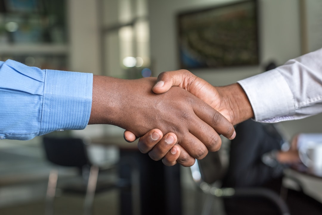 2 hands shaking 2 hands shaking