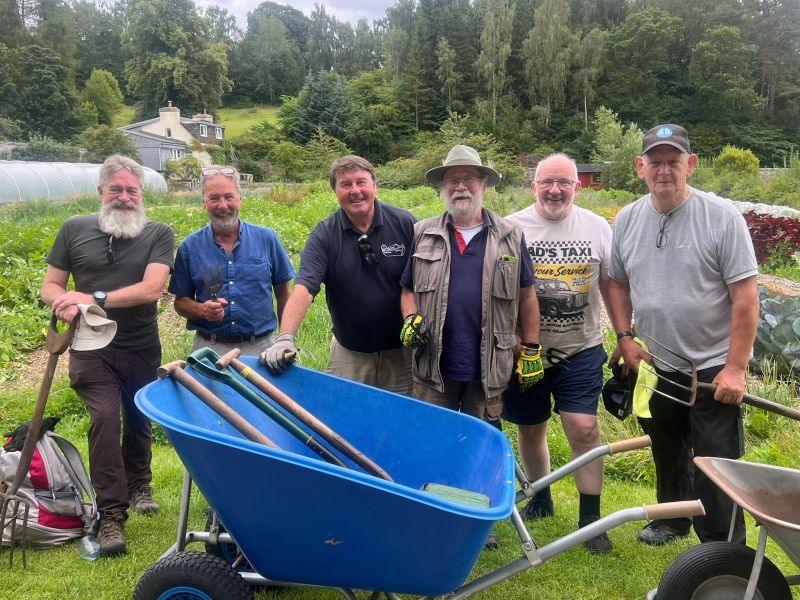 Gardeners SeaShed Volunteering